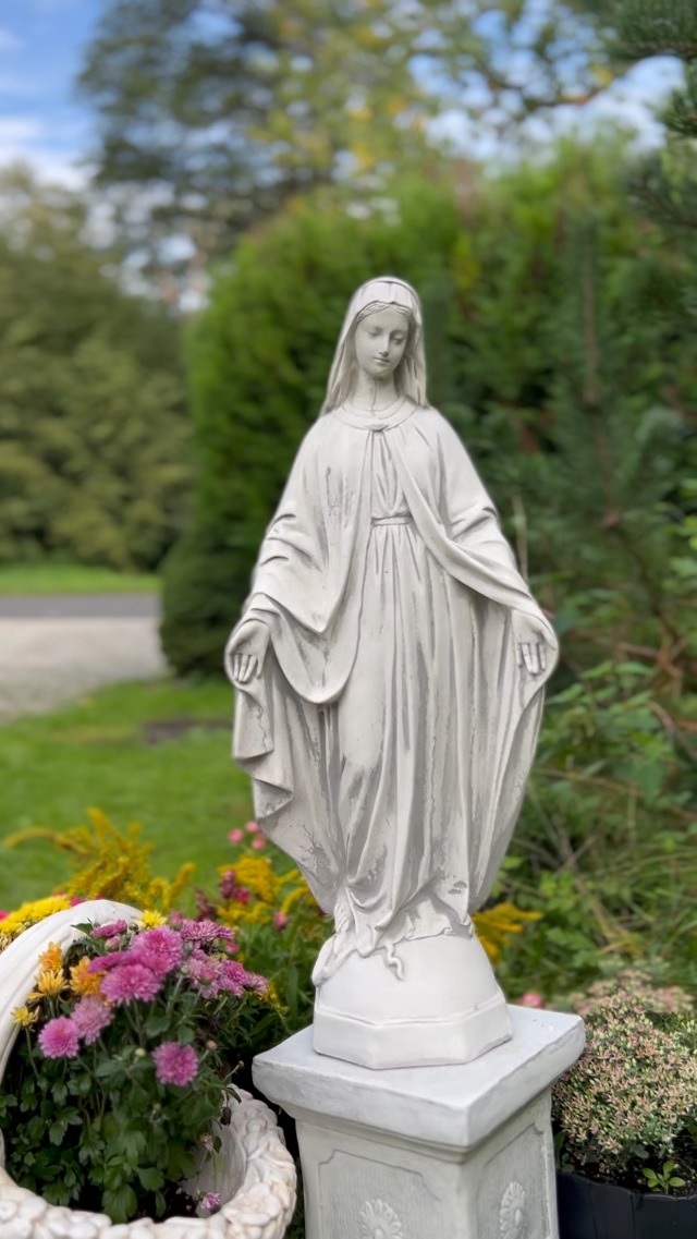 KYEYGWO Fluorit Kristall Madonna Statue: Religiöse Marien-Figur Zum Beten & Dekorieren
