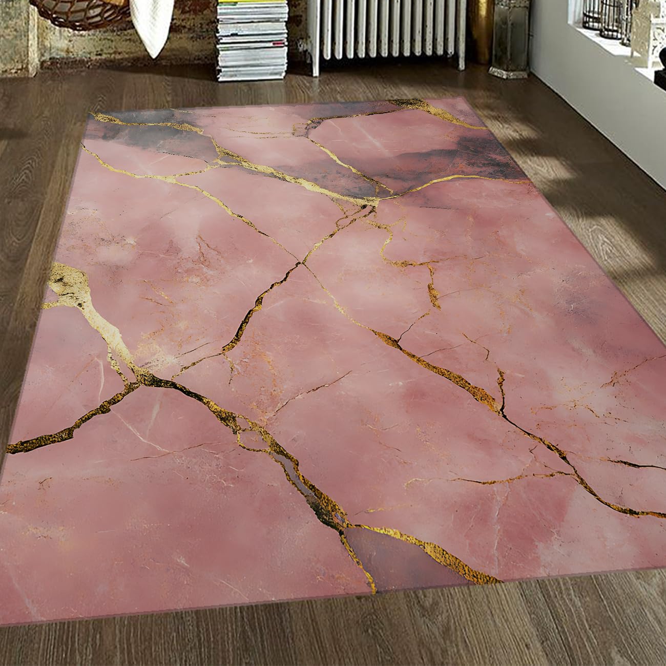 Tapis en marbre rose d'exception 180x240cm avec motifs dorés effet luxe lavable
