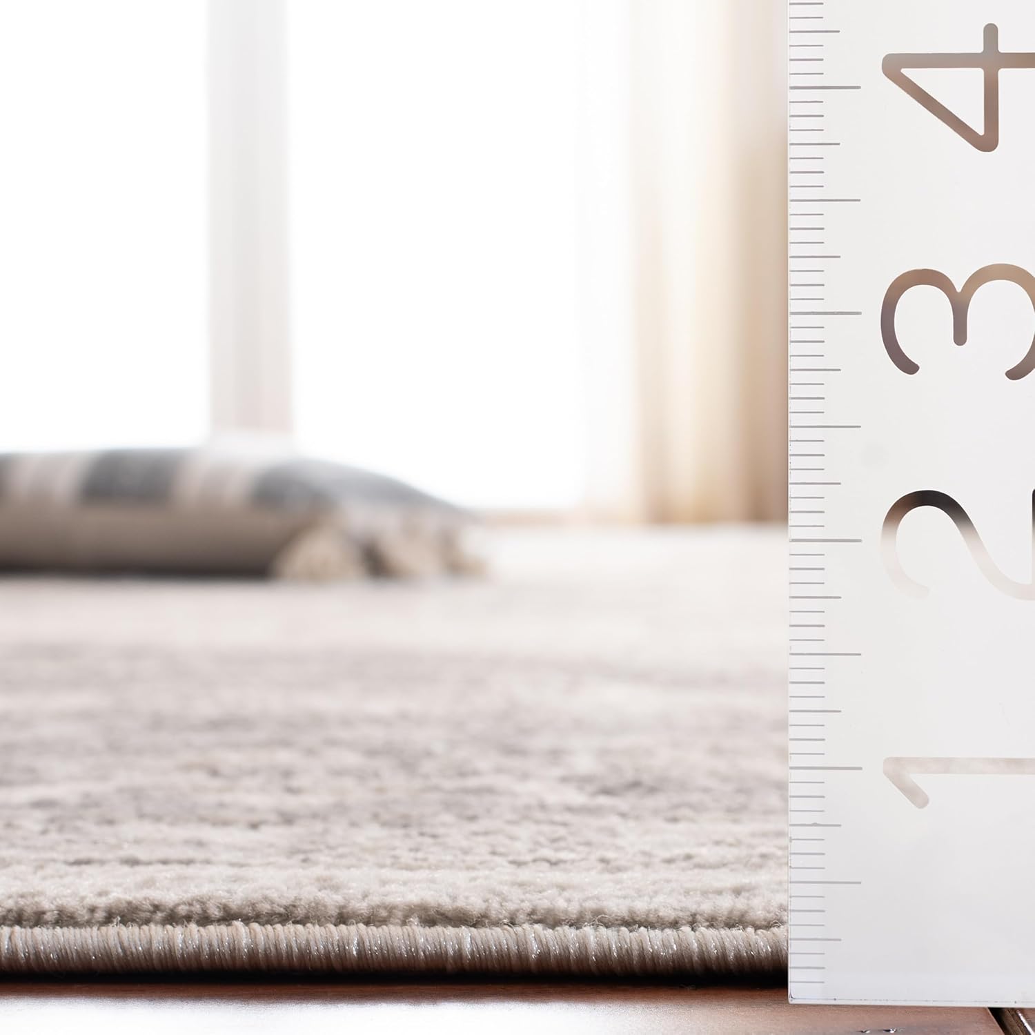 SAFAVIEH Brentwood Collection Runner Rug - 2' x 18', Cream & Grey, Medallion Distressed Design, Non-Shedding & Easy to Clean, Ideal for Hallway, Foyer, Entryway, Bedroom (BNT865B)