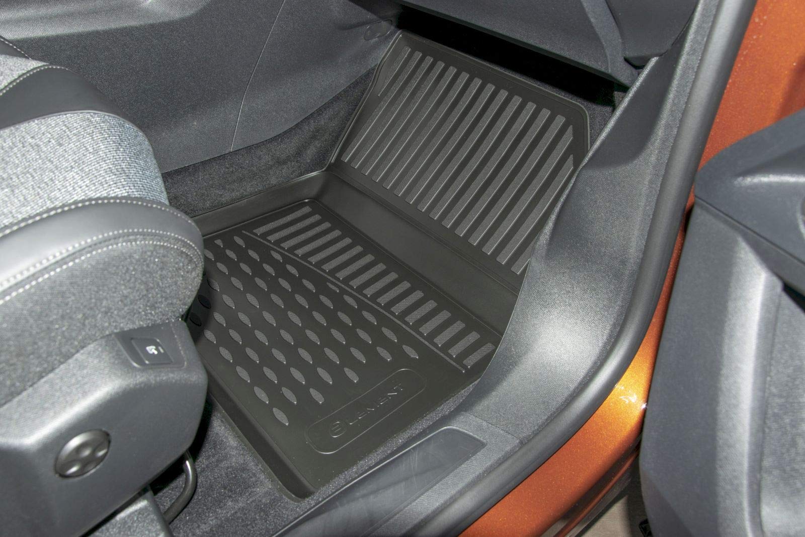Tappetini Auto J&J Automotive 3D In TPE Per SEAT Ateca (dal 2016), Su Misura, Bordo Alto, Antiscivolo, Inodori, Neri