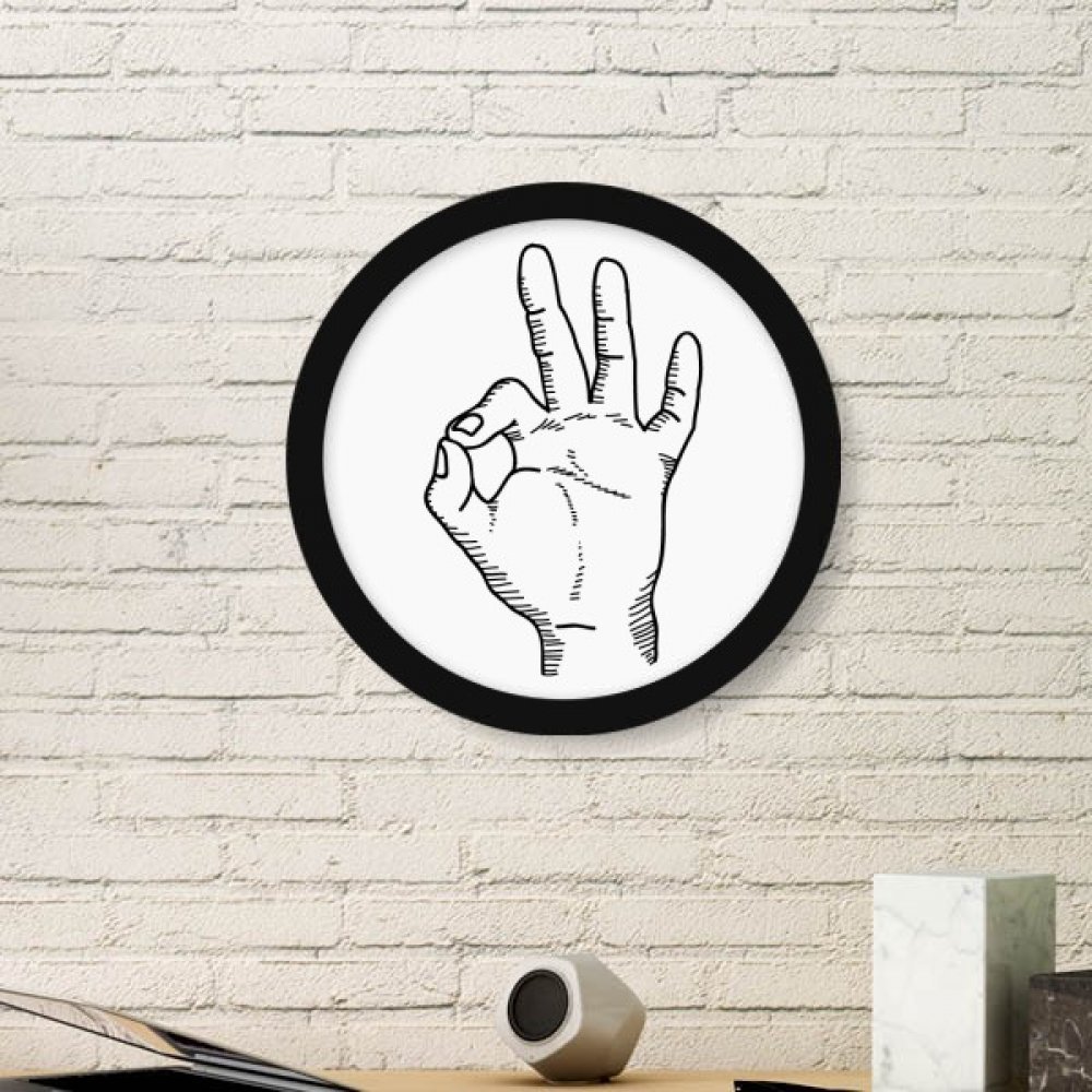 Peinture art cadre photo ronde en bois noir pour décorer un salon moderne avec style