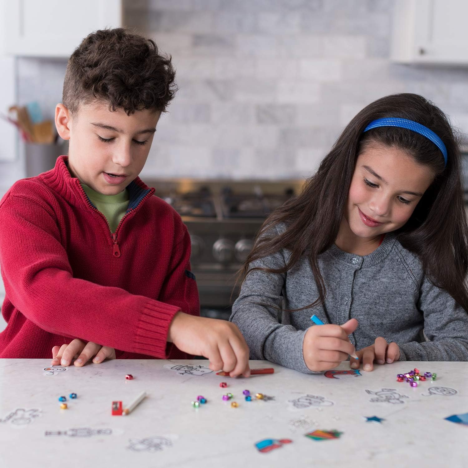 Creativity for Kids Shrink Fun Tinsel Tree - Decorate A Tiny Tree with Shrink Fun Ornaments - Holiday Crafts for Kids