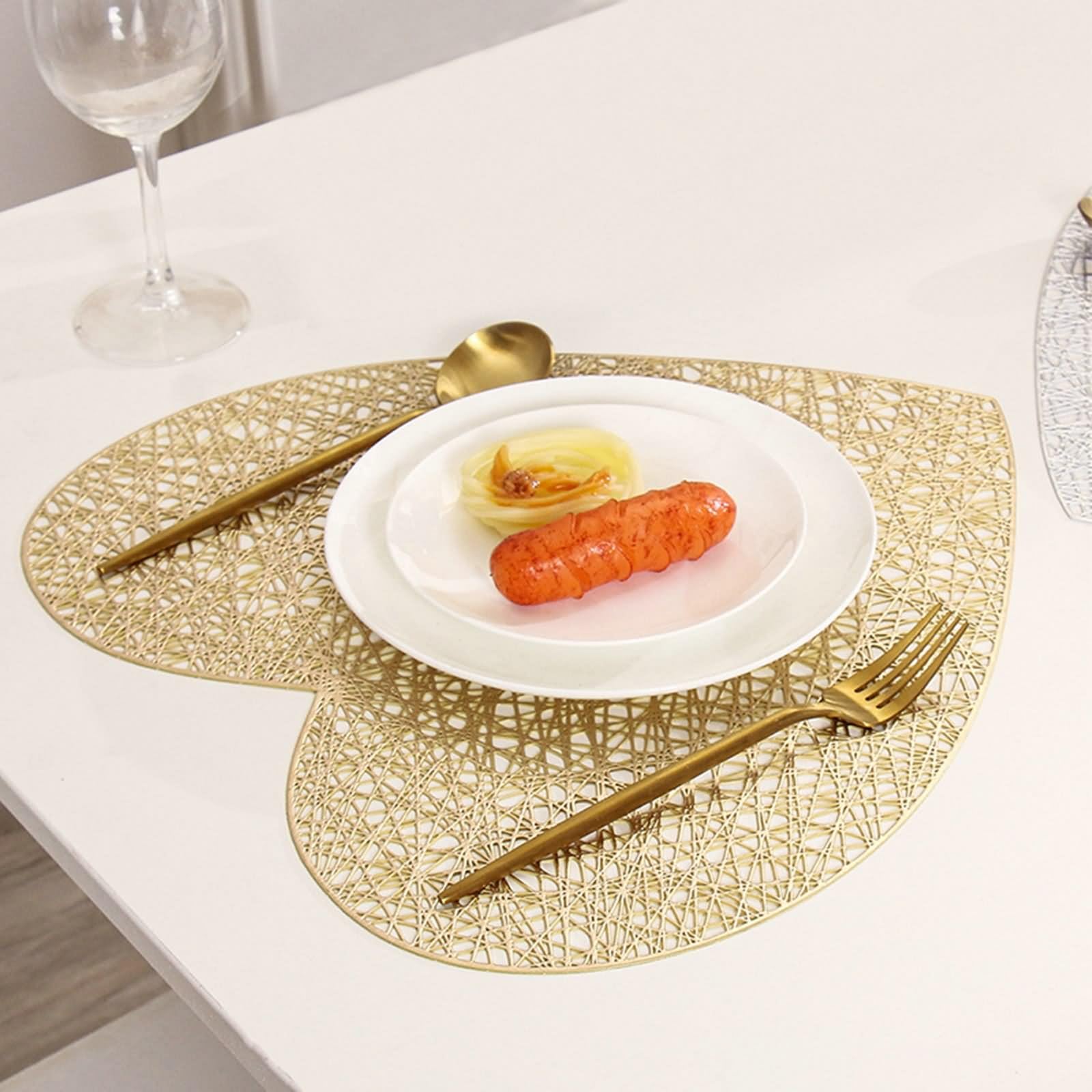 Manteles individuales para 8 personas, manteles individuales para boda, 39 x 38 cm, en forma de corazón, PVC dorado, para cocina, restaurante, mesa de comedor