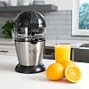 Máquina exprimidora de cítricos eléctrica, automática y compacta, extracción por presión, filtros de pulpa fina y gruesa, tazón de 12 oz, pico con seguro, para limas y toronjas de hasta 4.5 pulgadas 5