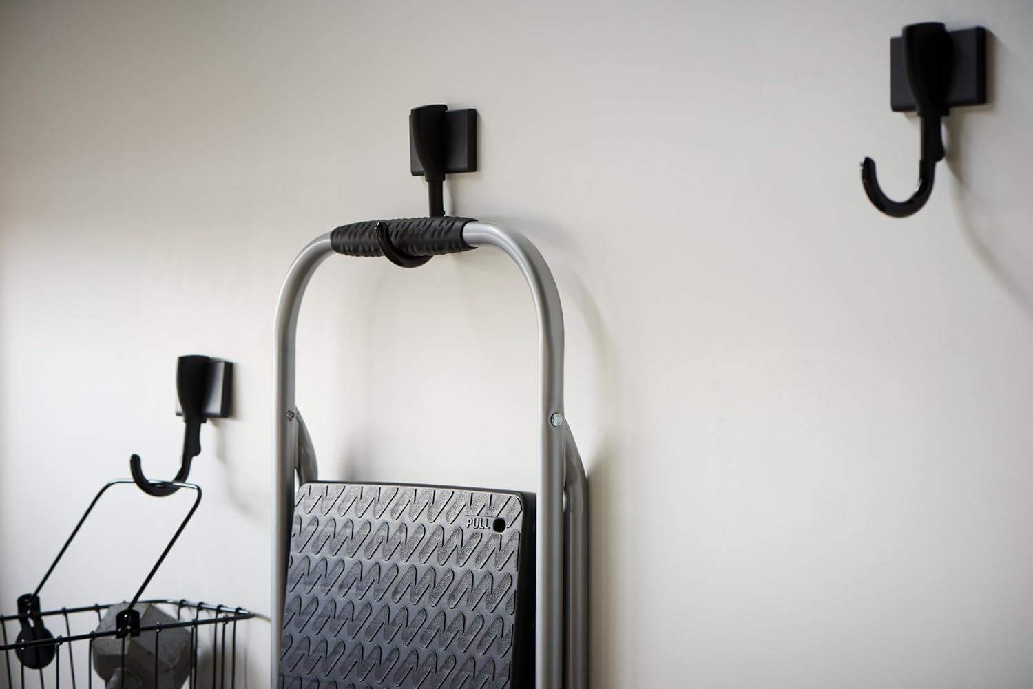 Duck Brand EasyMounts Garage Hooks Heavy Duty Hanging - Garage Storage for Ladder, Garden Tools, Extension Cord & Equipment - Wall Mount, Large Utility Hanger Hooks - Holds Up to 50 lbs, Black, 3-Pack