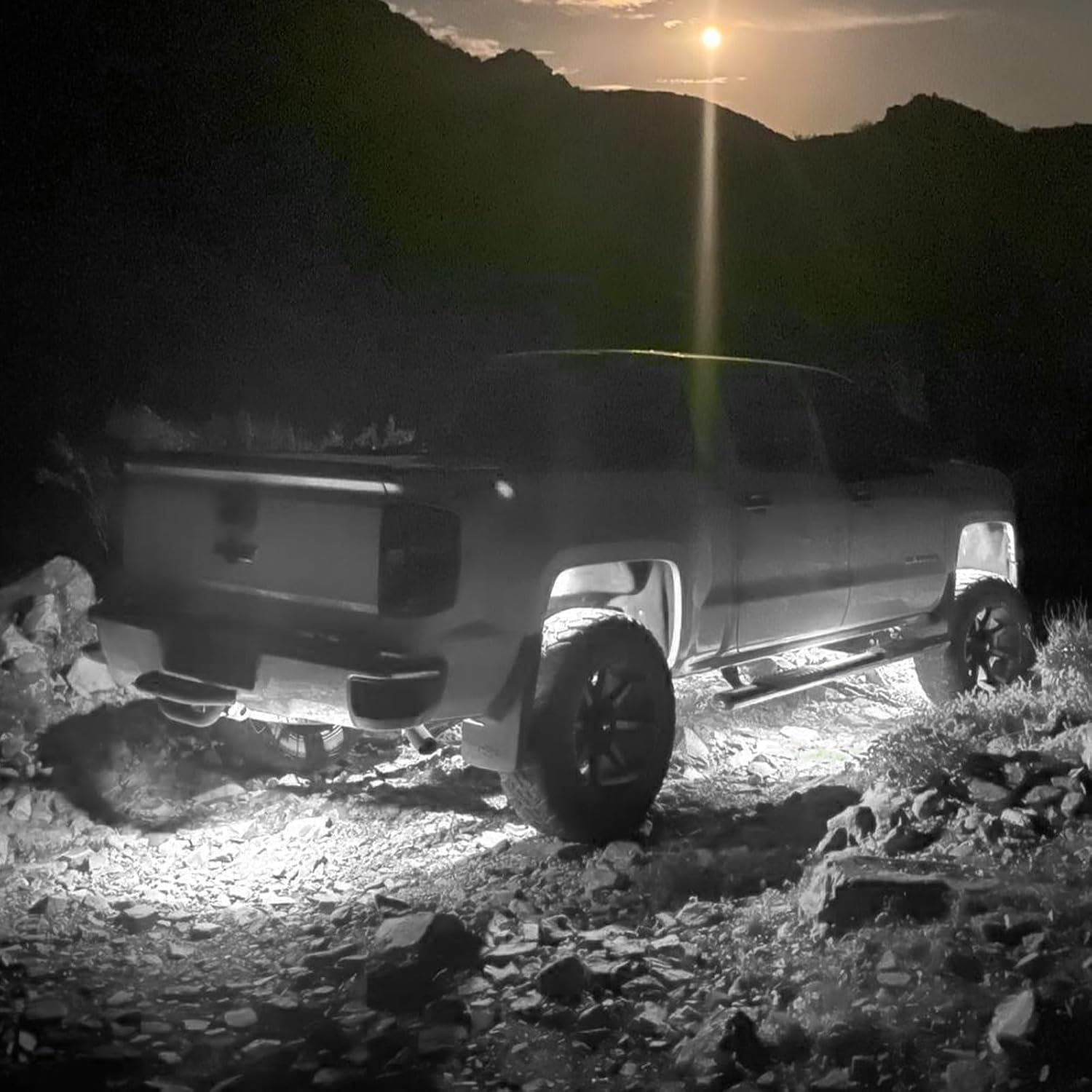 SUNPIE 8 Pods White Rock Lights – Aluminium Housing, Quick Connect, 24 High Power Chips, 4M Extension Wires, 6000K Pure White, Mounting Pads Included, IP67, Fits Trucks, SUV, ATV, UTV, Trailer