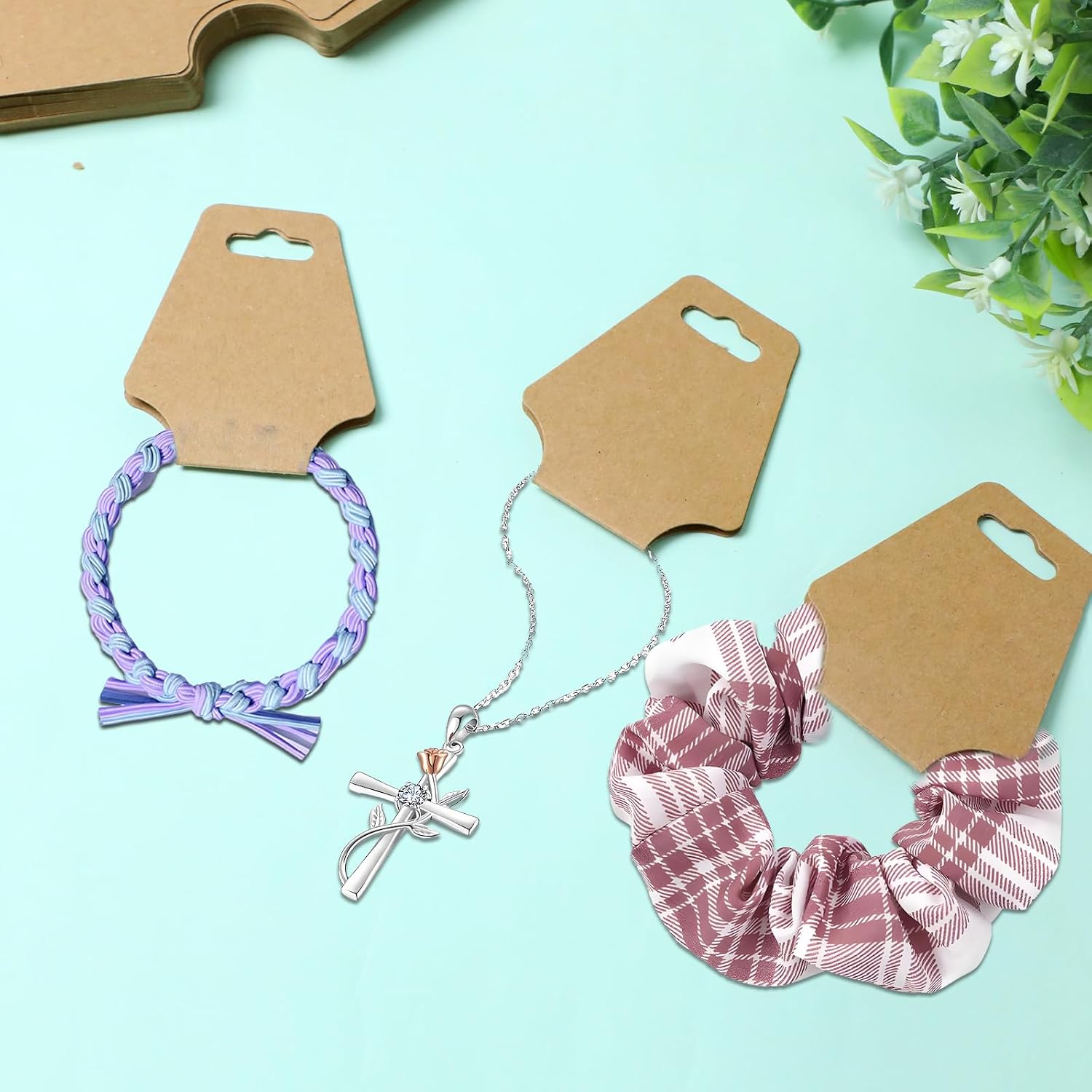 100 Pcs Bracelet Display Cards, Keychain Display Stand, Necklace Jewelry Hanging Blank Kraft Paper Packaging Tags for Necklaces, Bracelets, Jewelry
