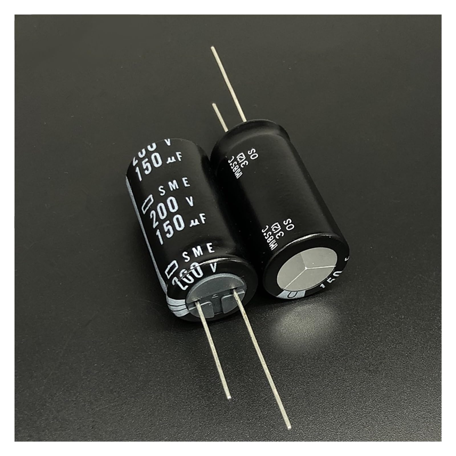 Condensateur 200V 150uF Chemi-Con idéal pour réparer l'alimentation d'un amplificateur audio