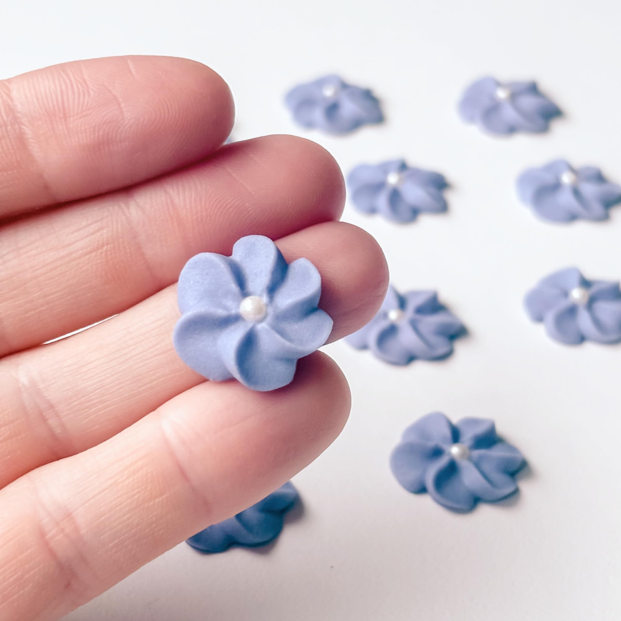 Global Sugar Art Royal Icing Flowers