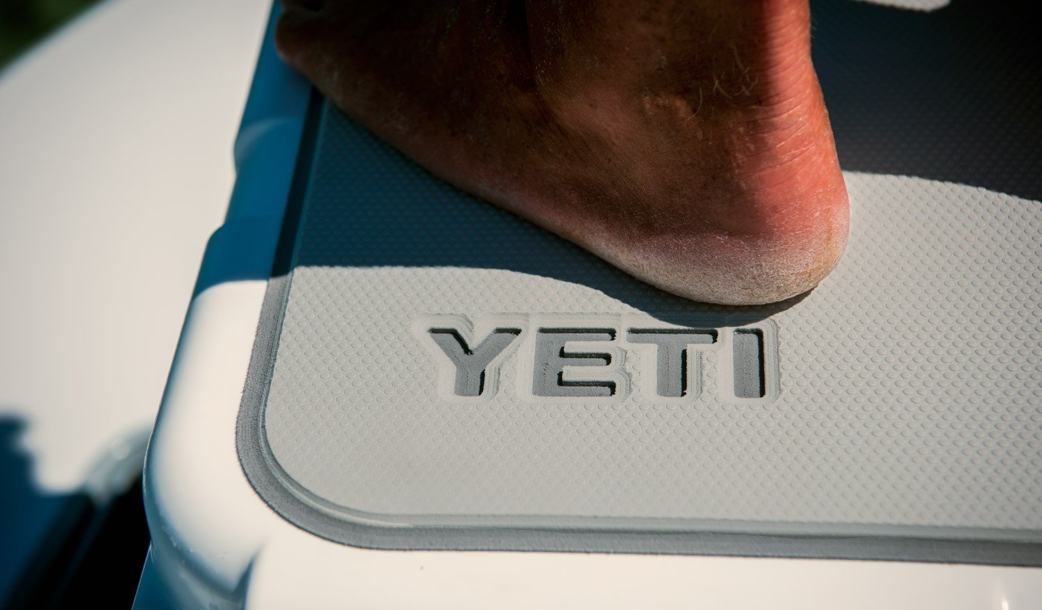 Amazon.co.jp: YETI (イエティ) Tundra SeaDek スリップ防止 Amazon.co.jp: YETI (イエティ) Tundra SeaDek スリップ防止