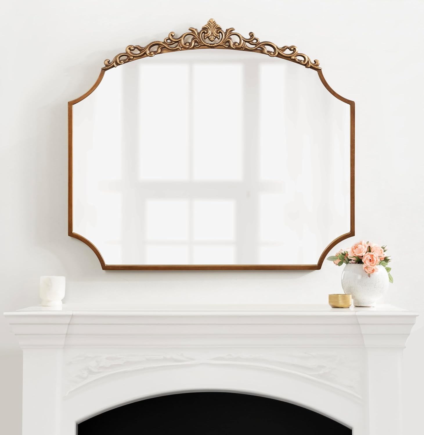 Kate and Laurel Arendahl Ornate Traditional Arched Scallop Mirror, 36 x 32, Gold, Decorative Baroque Style Scalloped Arch Vintage Gold Mirror with Wide Frame and Ornamental Crown