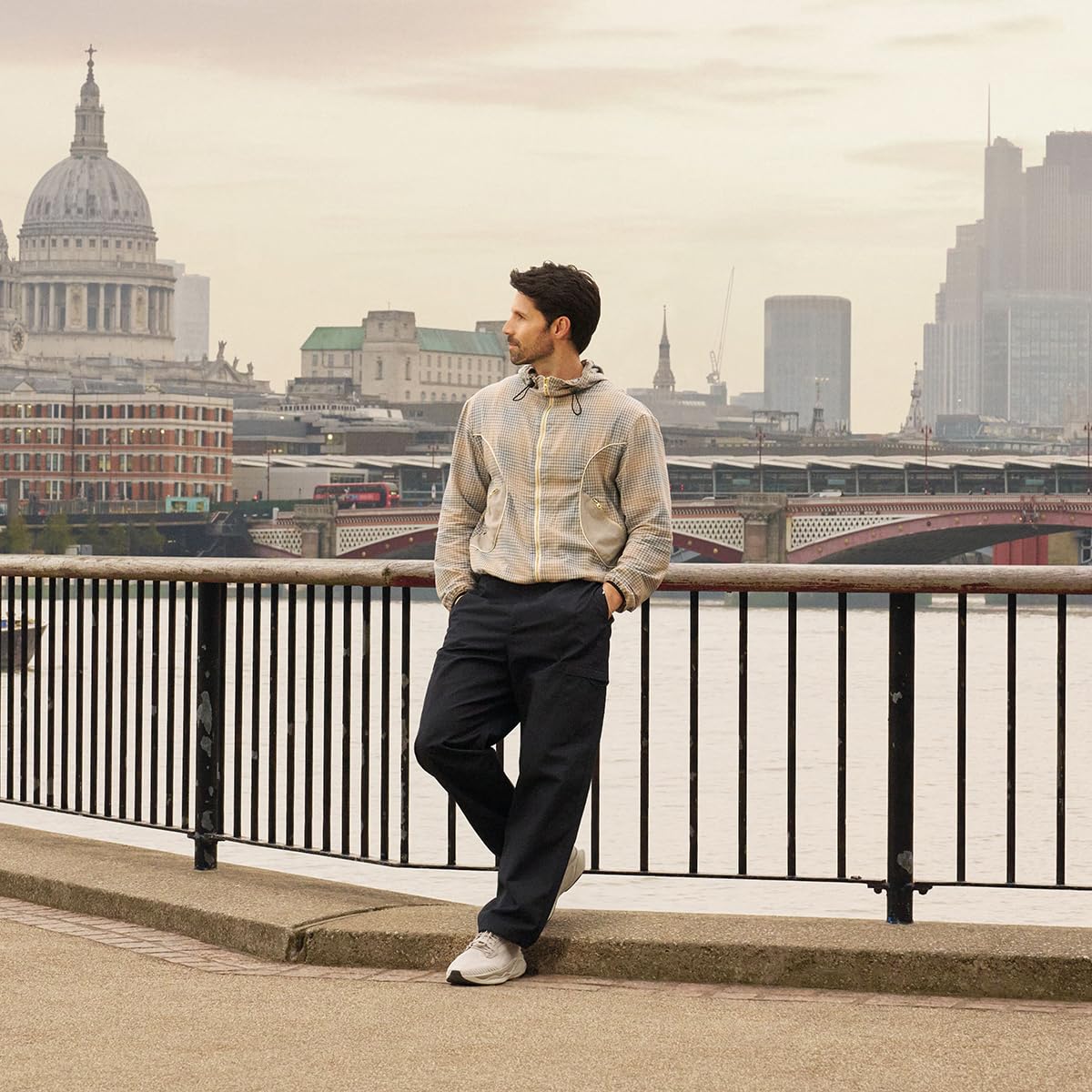 Clarks Sneaker da uomo Pace Rise in tessuto bianco