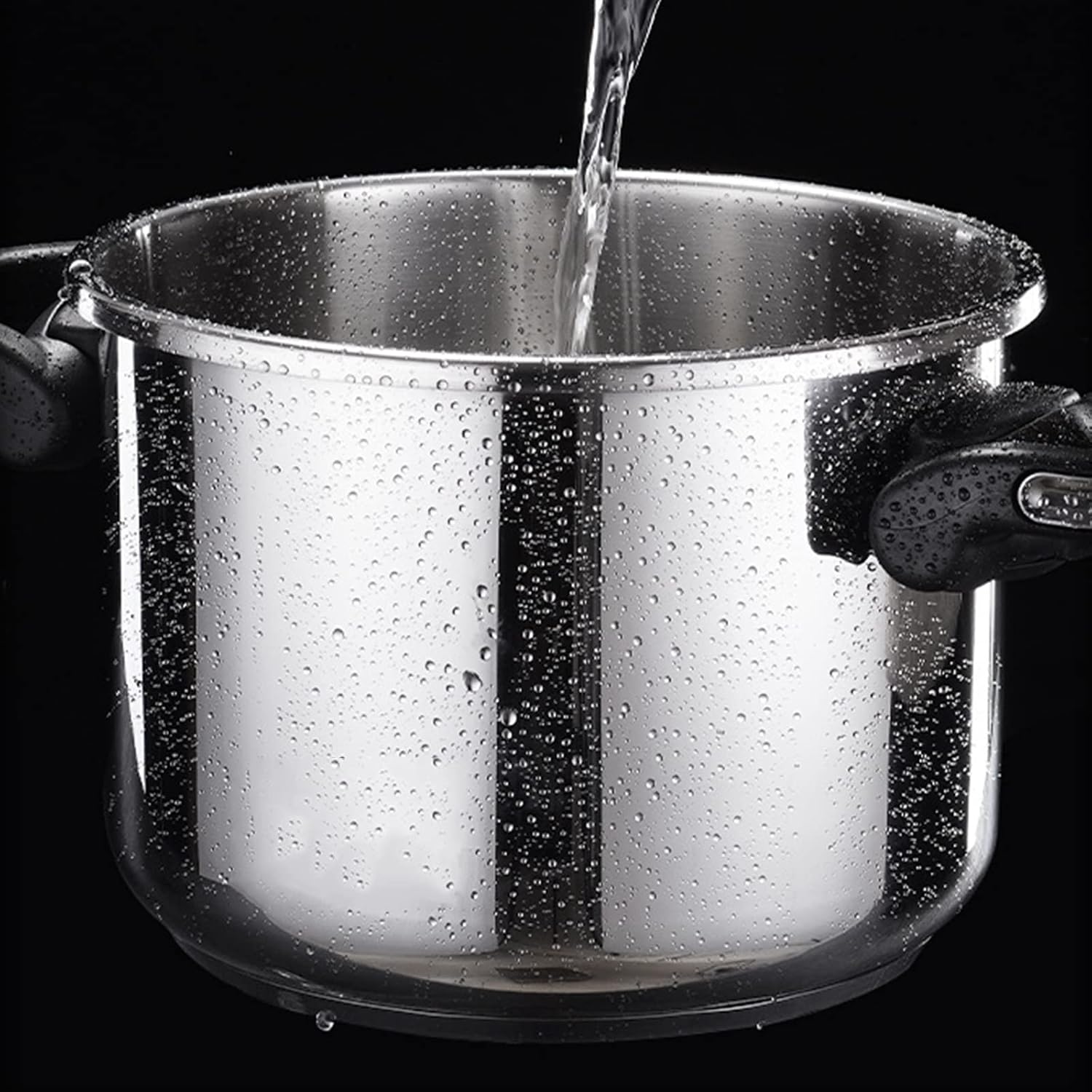 Pressure Cooker Stainless Steel Pressure Cooker Ultra Safety Lock for Healthier Meals Suitable for All Hobs Including Induction Silver