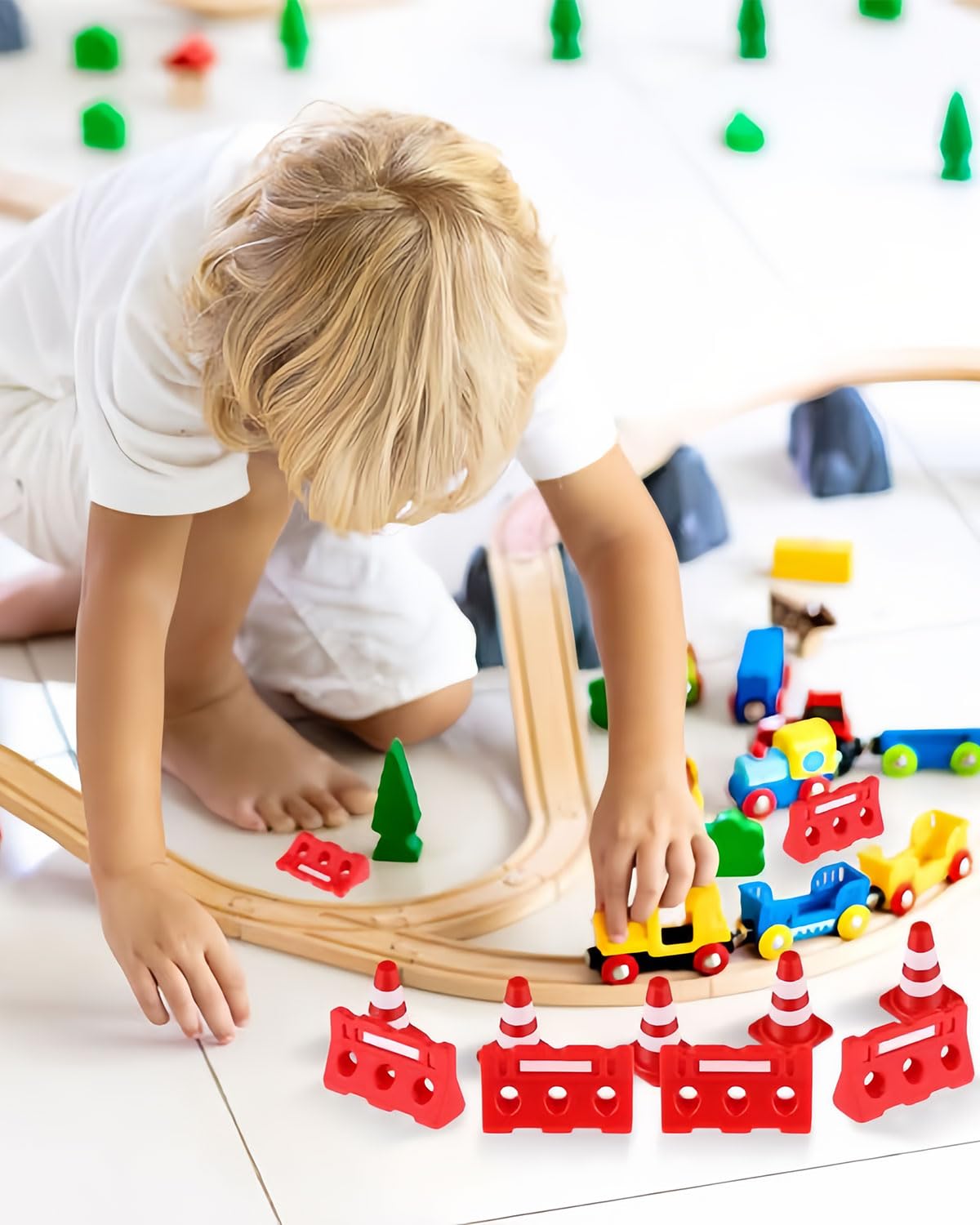 24 Mini-Verkehrskegel, Plastikzäune, Straßensperrschilder, Spielzeug-Sets, Straßenbau-Kegel, Mini-Markierungskegel, Straßensperrkegel-Modelle, Lernspielzeug