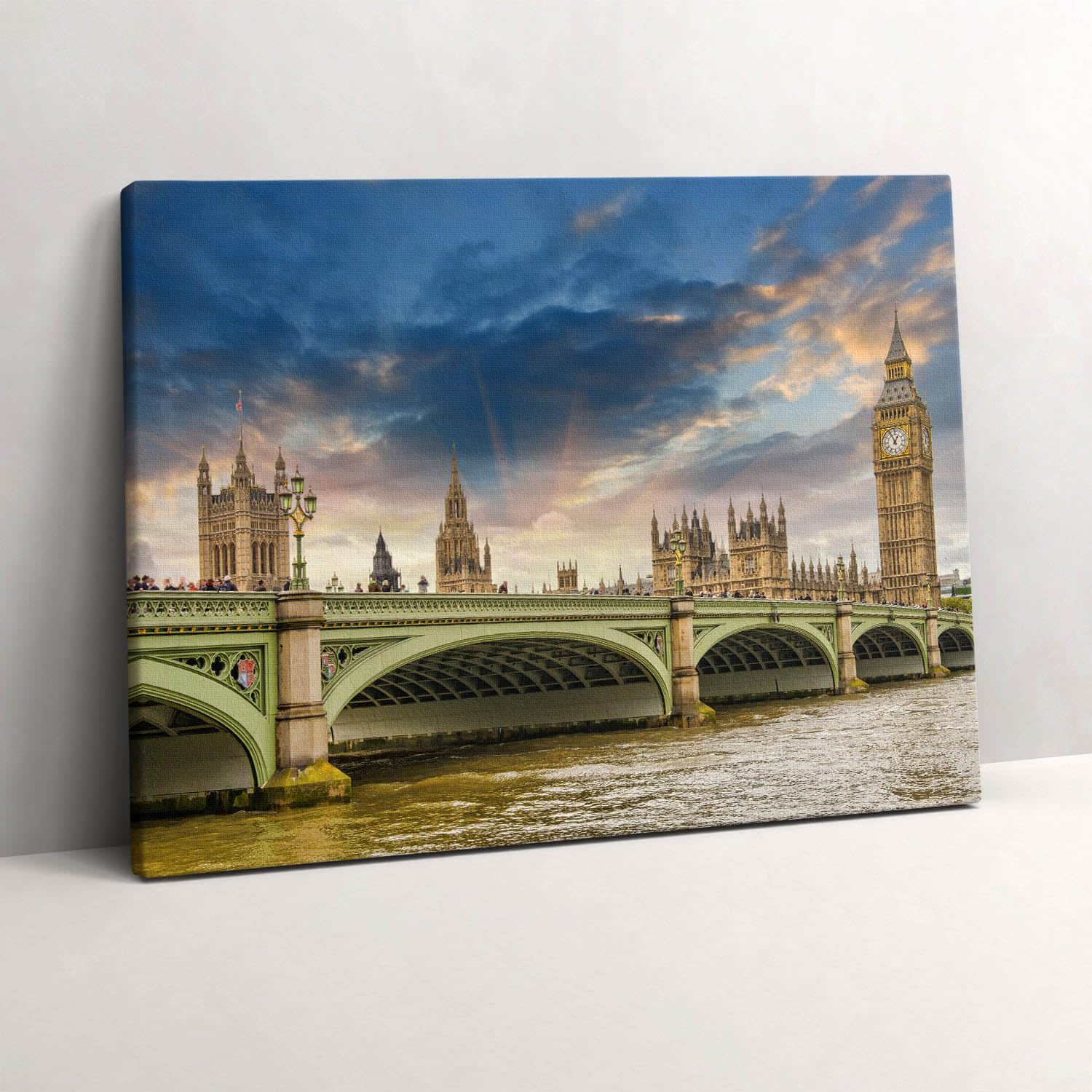 Décoration murale peinte de Londres Wallfluent pour sublimer un mur vide