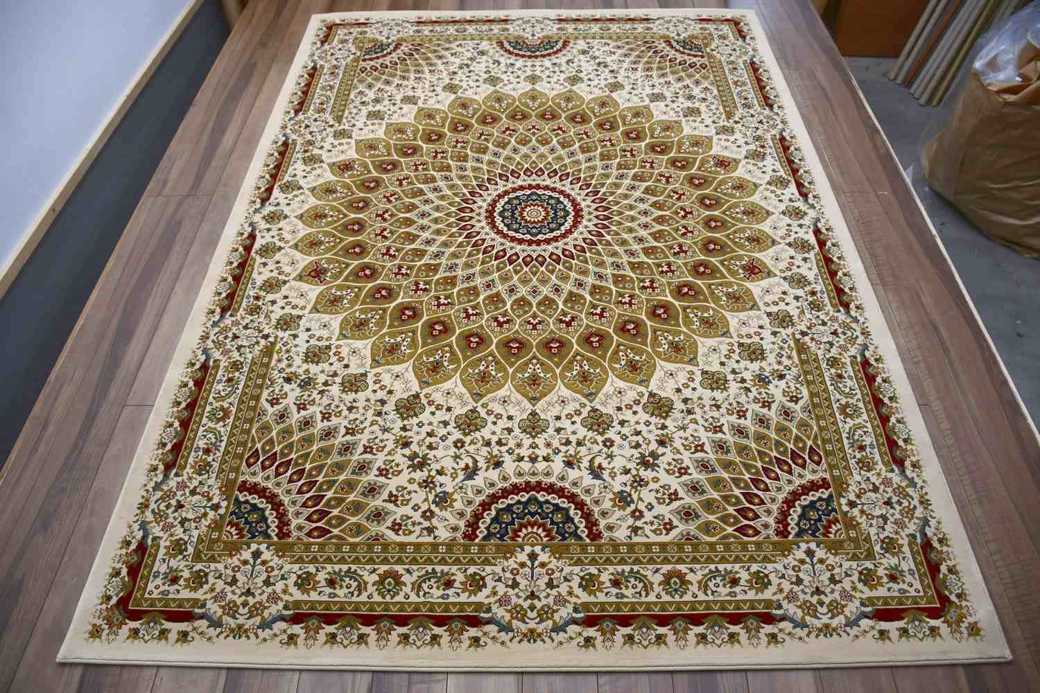 Amazon｜絨毯 約4.5畳 240×240cm ラグ カーペット アイボリー 