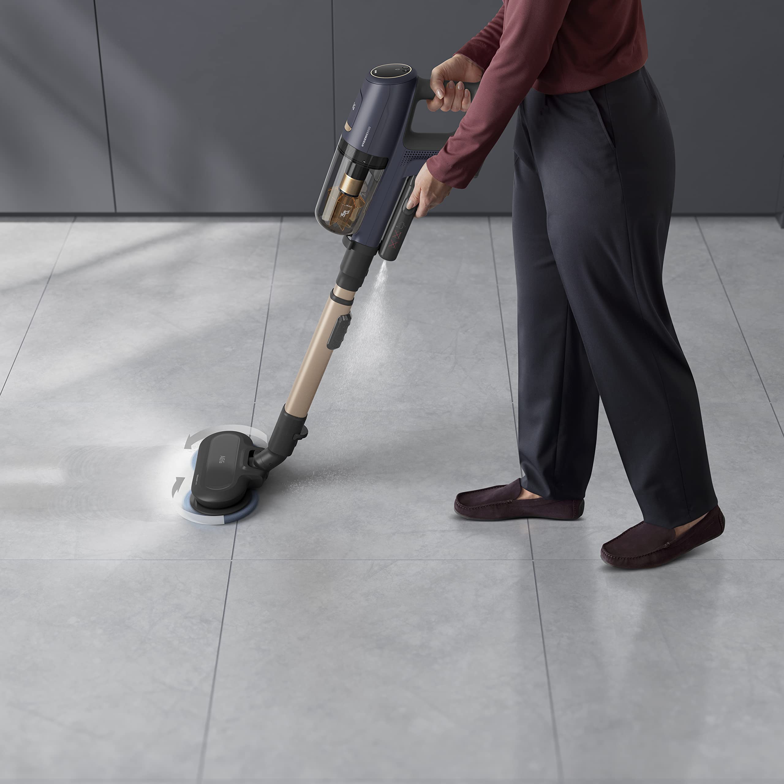 AEG HYGIENIC 8000 AP81B25WET Akku Staubsauger mit Wischfunktion/Automatik / 5-Stufen Filtration/Digitale Anzeige/Multi-Bodendüse & Mop-Düse / 3 Stufen/Akku wechselbar/Zubehör / 400ml / blau