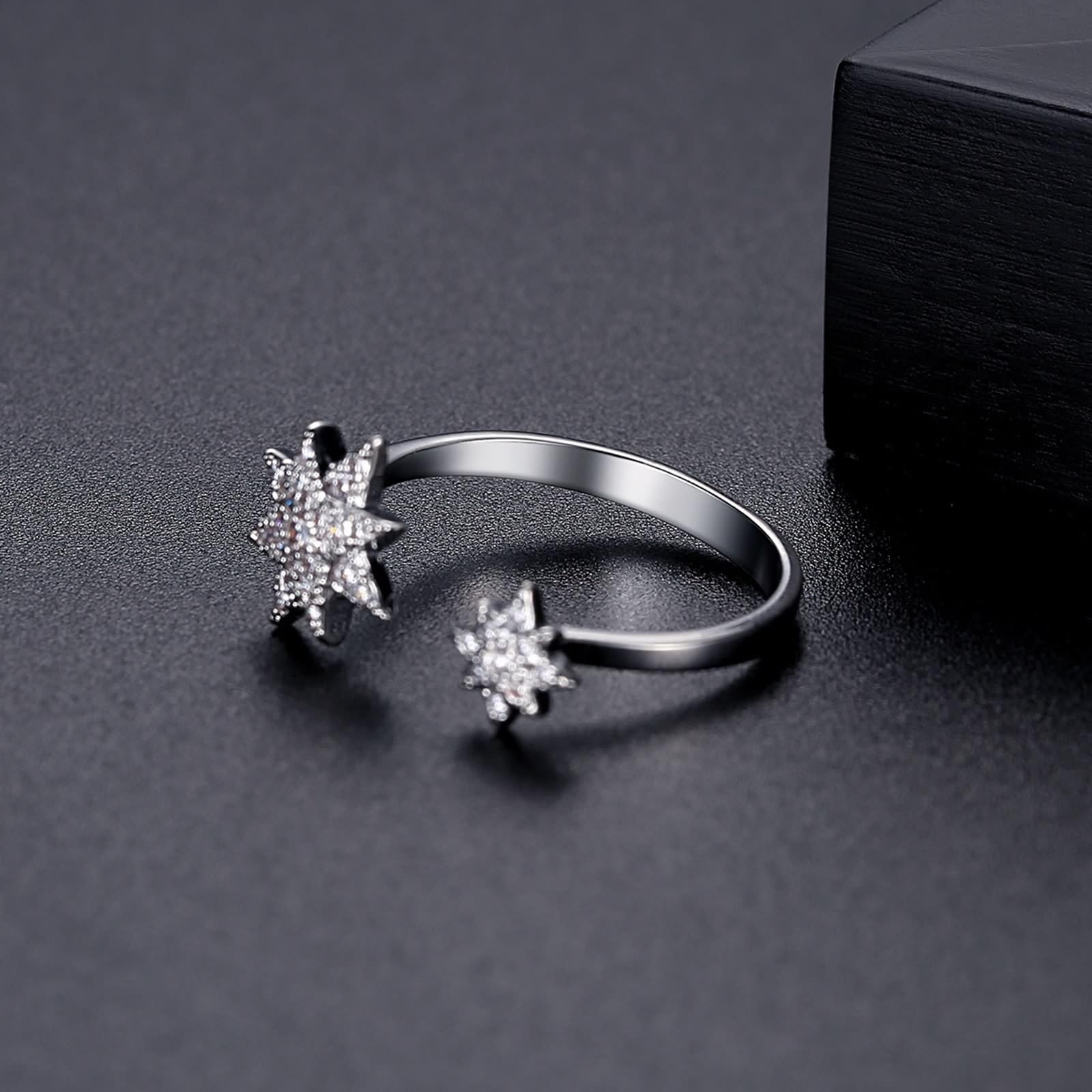 Diamentowe pierścionki obietnicy dla kobiet obrączki ślubne z białego złota dla kobiet 18-karatowe niemetalowe znaczki (tylko moda) kształt gwiazdy z cyrkonią rozmiar H 1/2 moda dla cioci biżuteria