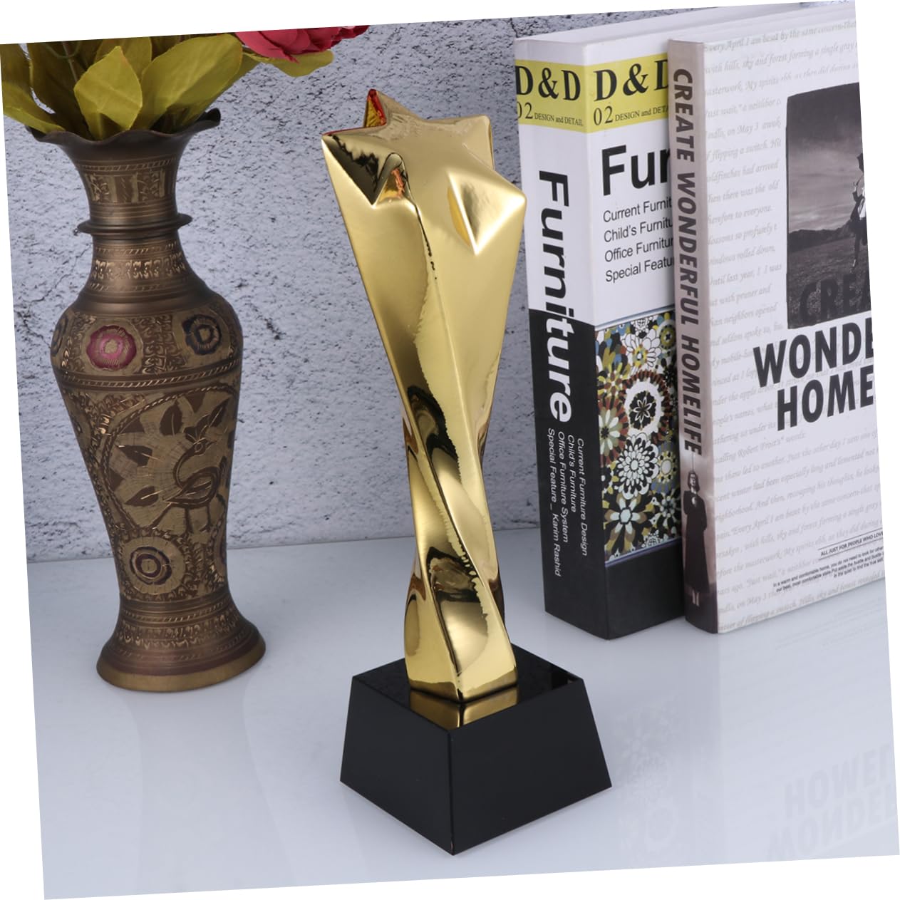 Goldene Auszeichnungstrophäe aus Kunstharz mit Stern Design Kreative Partytrophäe als Spielpreis Belohnung für Sportbankette