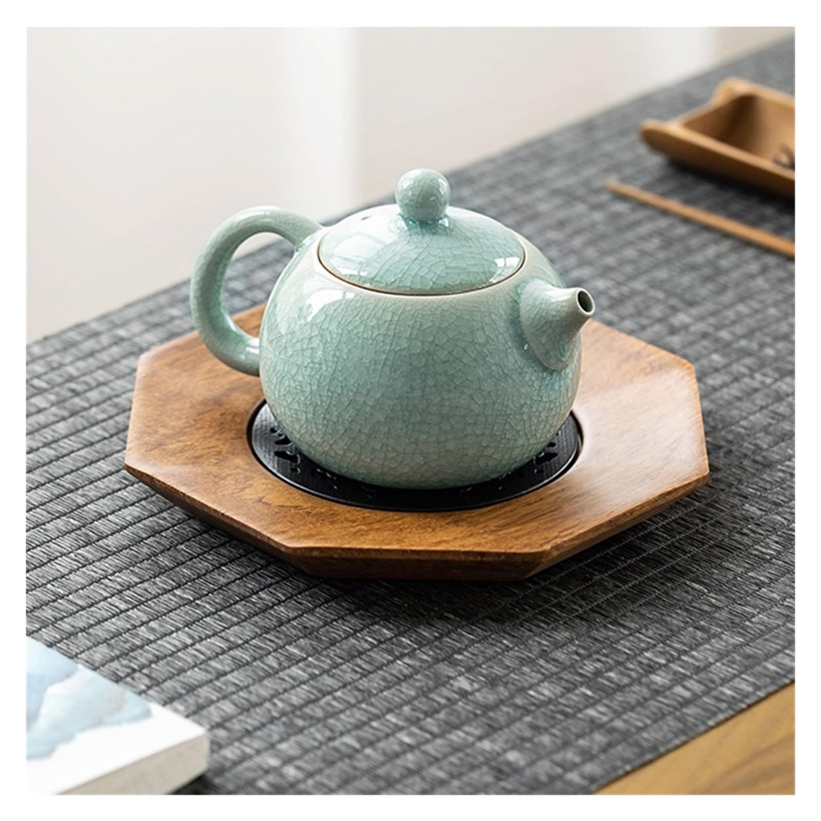 Théière chinoise en céramique fleurie pour vos moments de détente et de partage