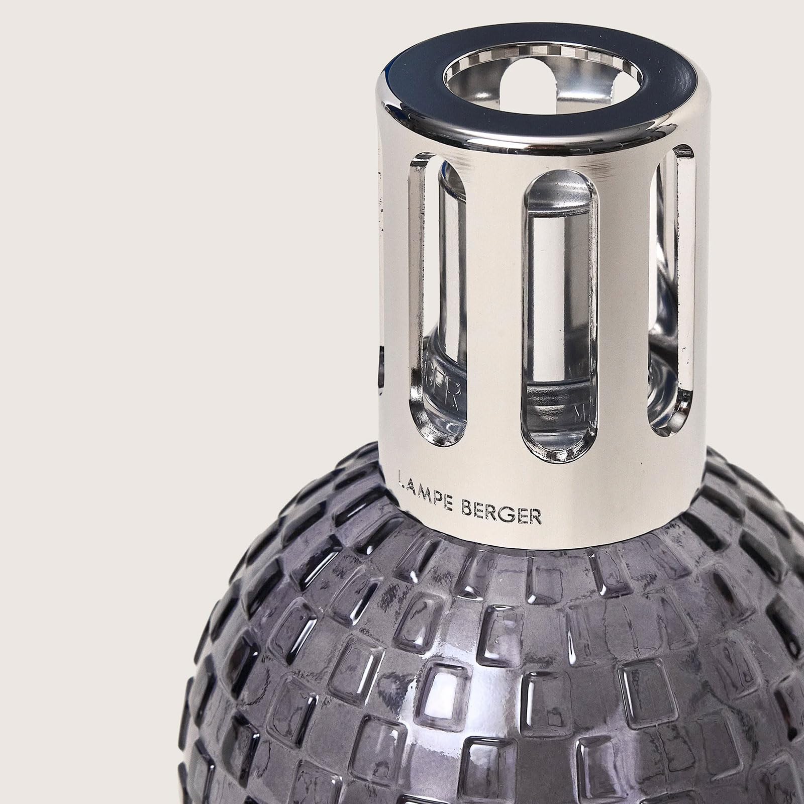 MAISON BERGER – Coffret Lampe Berger Disco – Diffuseur Catalytique – Action Anti-Odeurs & Parfum d’Intérieur – Recharge 250 ml Incluse - 9 × 9 × 12,6 cm (Gris)
