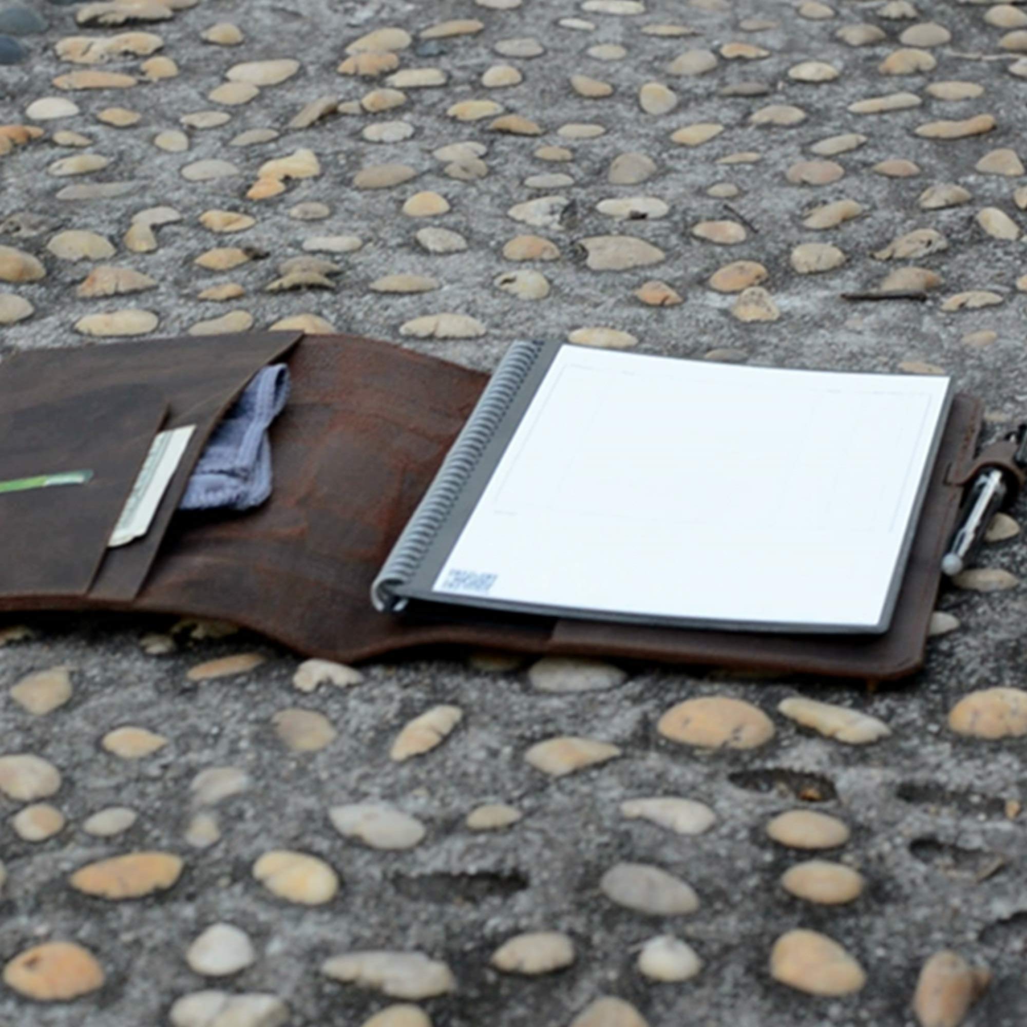JJNUSA Étui pour carnet de notes en cuir véritable vieilli fait à la main pour Everlast, Fusion, Wave Moleskine, A4 avec passant pour stylo 27,9 x 21,6 cm