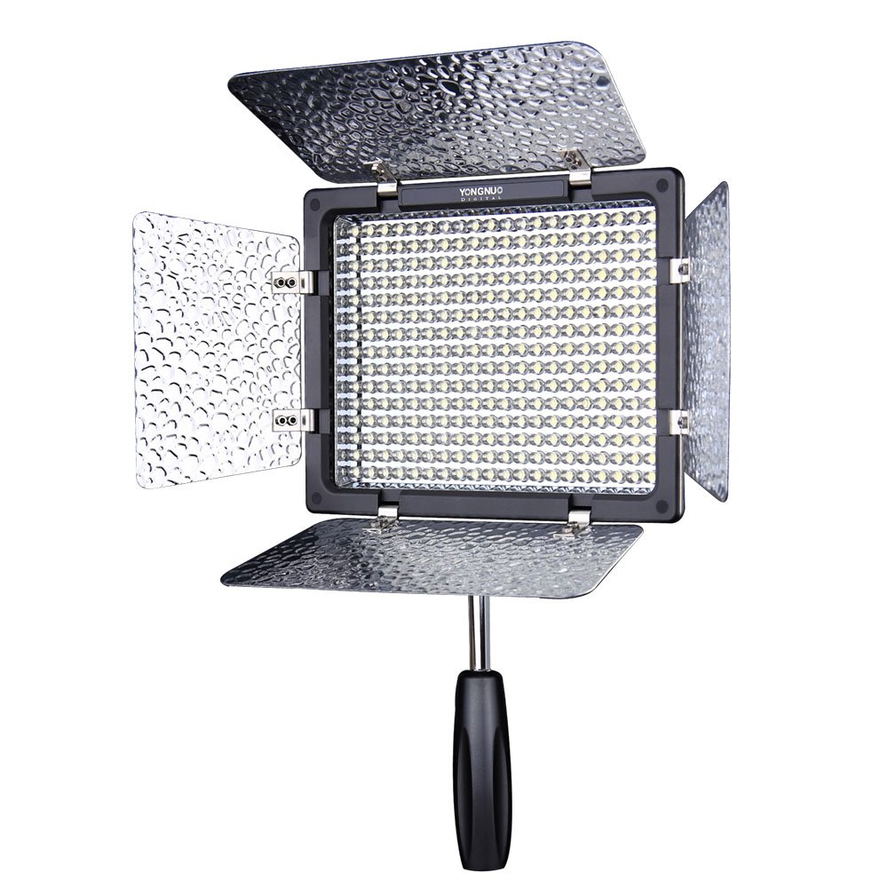 Yongnuo YN-300 III Camera LED Luce Video Regolabile 5500k Temperatura del Colore per DSLR Canon Nikon Olympus Pentax Samsung Sony con IR Funzionamento Remote Phone