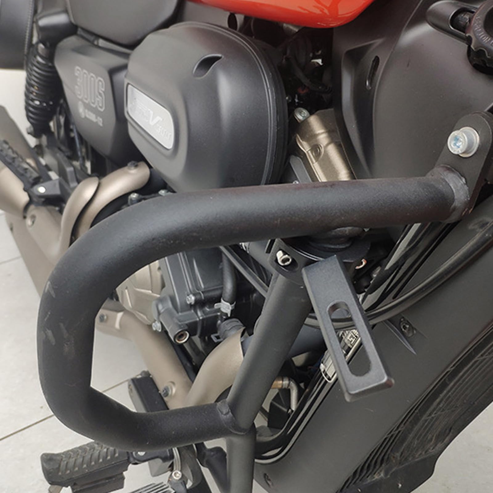 2 Pezzi Staffa di Montaggio Fari LED Universale (38 mm - 60 mm), Staffe Supporto Faretti Moto, Staffe di Montaggio Barra Luminosa Morsetto, per Veicoli Auto Camion Moto Barca