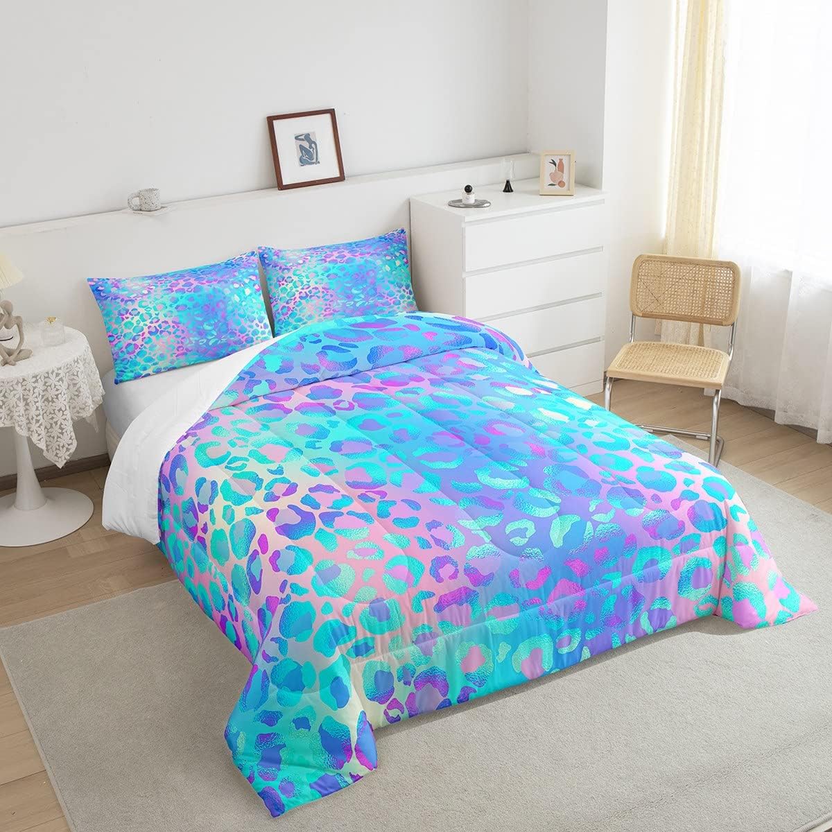 Colorful Leopard Comforter Blue Pink Toddler Bedding Stylish Wild Animal Soft Comforter Girls Women Leopard Spotted Decor All Season Quilt Set with 2 Pillowcases 3Pcs Bedding Full