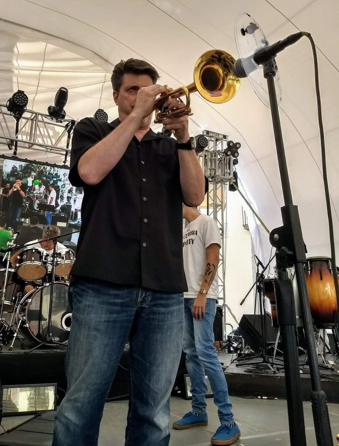 Series Sound Shield for Horns. Great for XLR Mics - Acrylic Plexiglass - Sound Deflector for Trumpet, Trombone, Saxophone - For Home Practice, Live Performanc (10.5" Diameter)