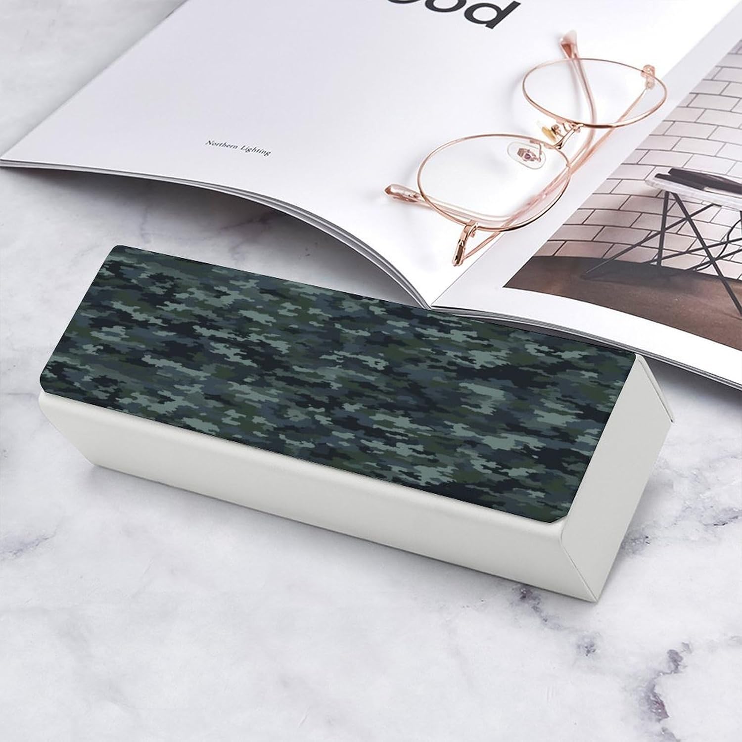 Camo Pattern Glasses Cases Travel Sunglasses Case with Magnetic Closure Portable Protective Glasses Cover Hard Shell PU Leather Case for Eyeglasses for Men And Women