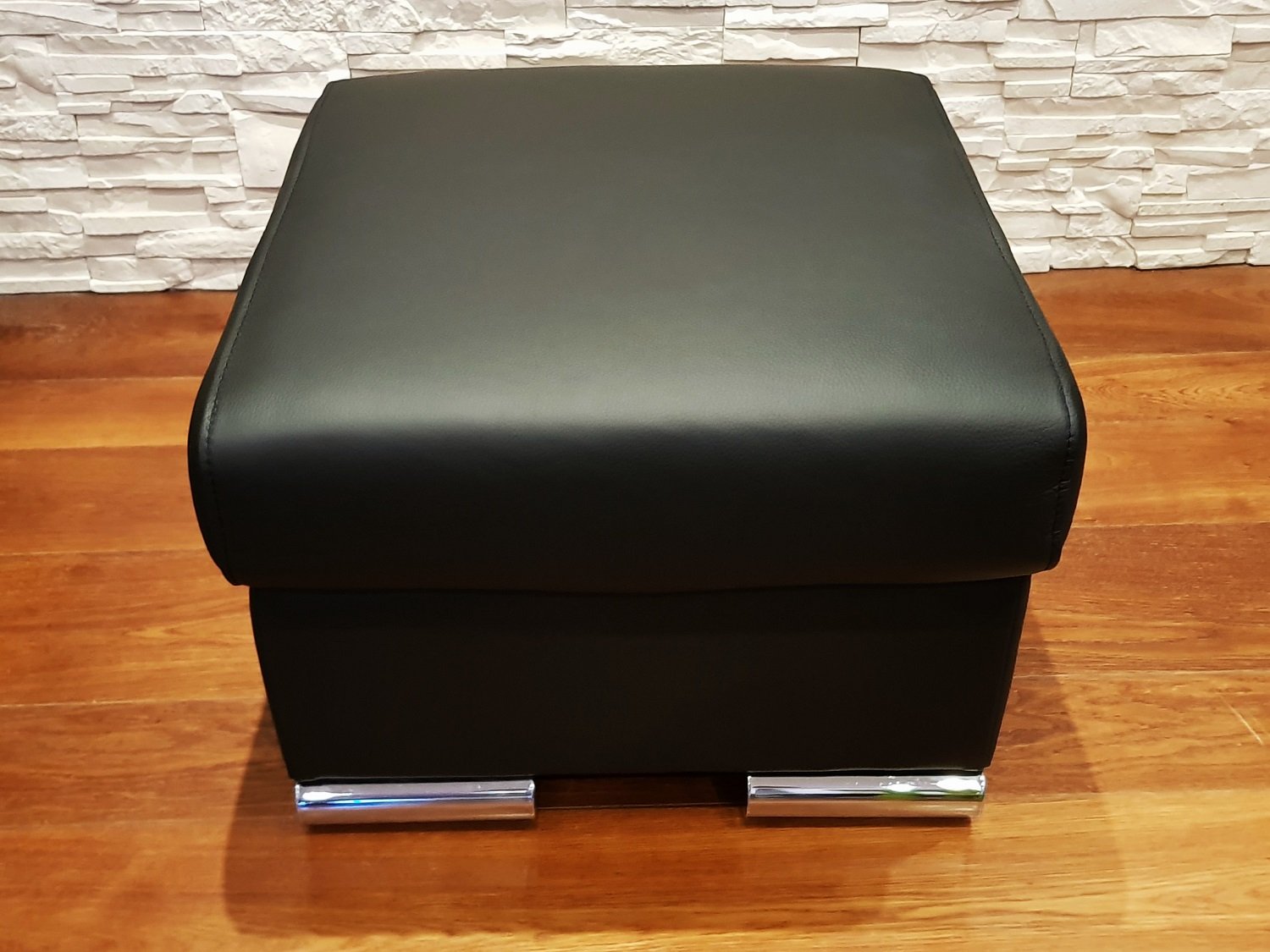 Quattro Meble Schwarz Echtleder Hocker aufklappbar mit Stauraum Sitzhocker Rindsleder Sitzwürfel 60x55 Fußhocker Polsterhocker Echt Leder Puff