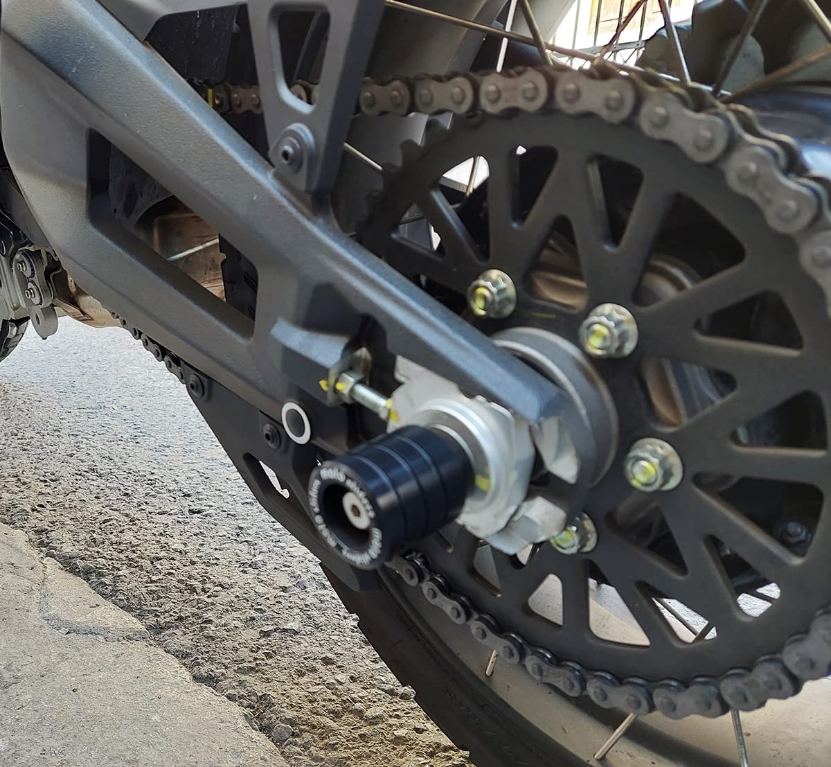 Protezione forcellone compatibile con Ducati Desert X 2022-2023