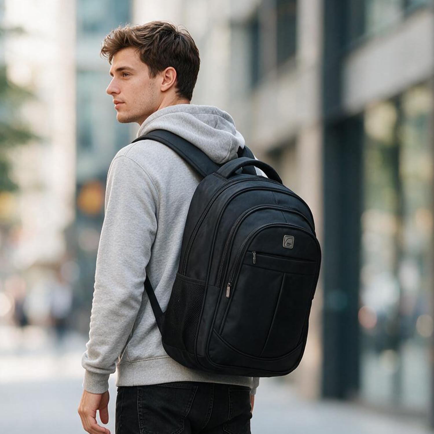 Travel Blue Isola - Zaino per laptop da 28 l, grande zaino da lavoro con scomparto imbottito per laptop, con porta di ricarica USB, scomparti organizer e scomparti per bottiglie, 100% poliestere