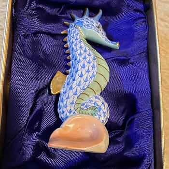 【ハンドメイド】81.竜の落とし子・星の銀河・紫と緑・台座 Amazon.co.jp: ヘレンド ゾディアック タツノオトシゴ 竜の