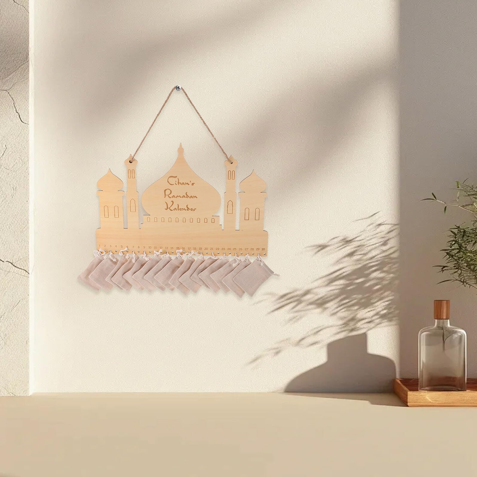 Cabilock Calendario de Adviento de Ramadán para Niños de Madera con 30 Bolsillos, Diseño Castillo Oriental, Fácil Instalación en Pared para Adorno Eid Mubarak