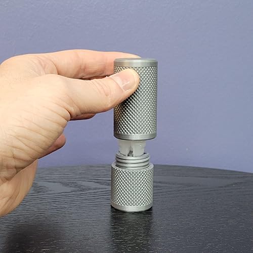 Vista 12 de Znet3D Eye Drop Vial Holder & Travel Carry Case - Securely Holds Three (3) Single-Use Vials - Screw-On Lid, Knurled Pattern - Keep Vials Safe & Silk