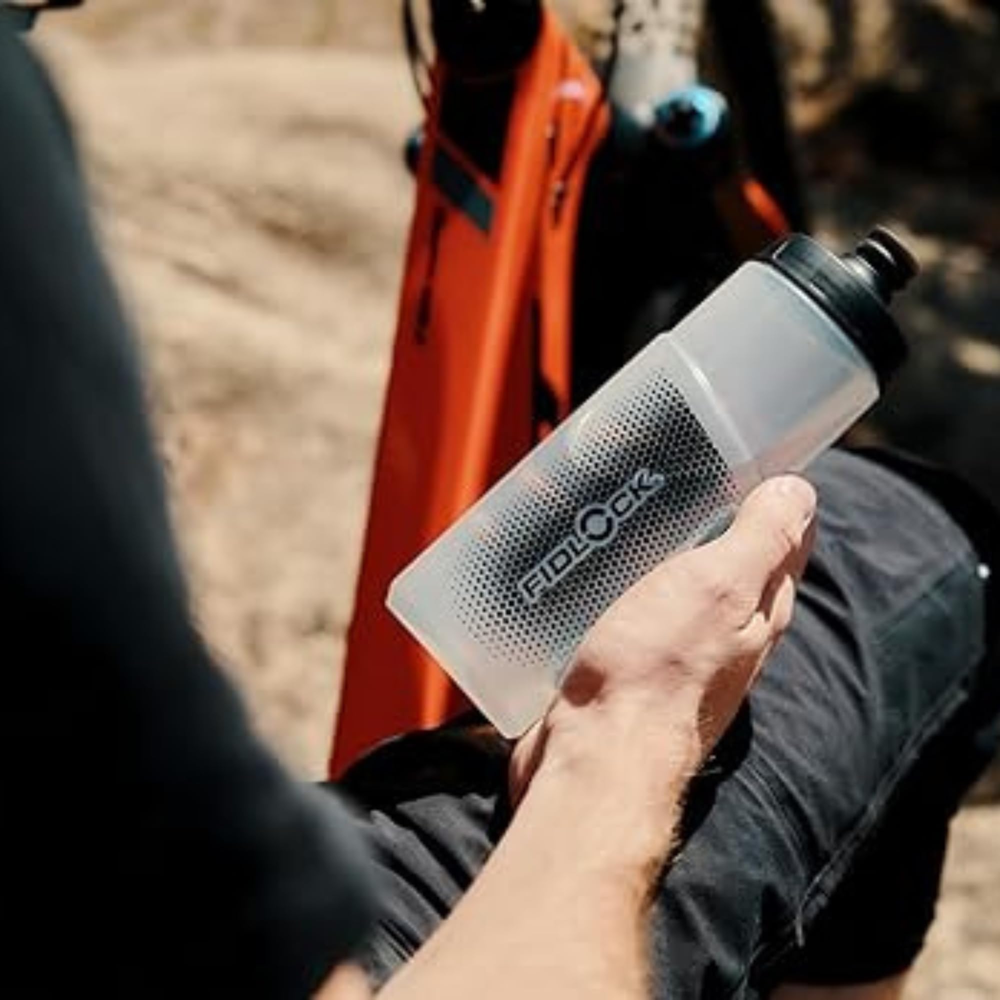 新品！FIDLOCK 450ml Amazon.com : FIDLOCK Twist Bottle 450ml & Bike Base Set for