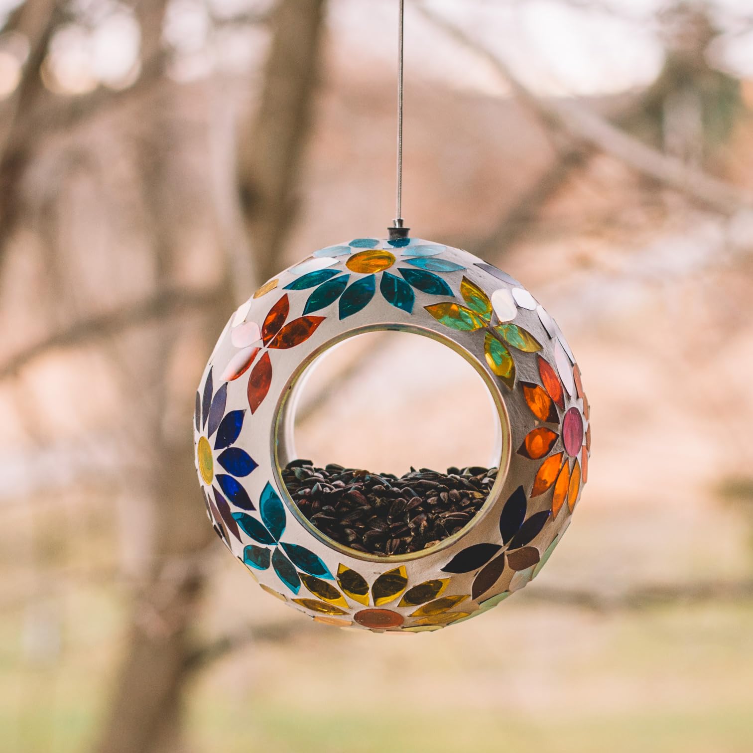 Backyard Expressions Vogelfutterspender aus Glas zum Aufhängen, Mehrfarbig, Vogelfutterspender für draußen, Mosaik-Vogelfutterspender, runde Form