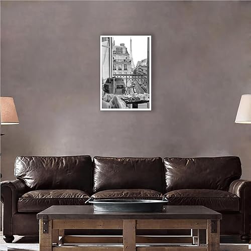 Miniatura 4 de Póster de periódico vintage de lectura de niña, vista de la Torre Eiffel, arte de pared retro en blanco y negro, impresiones estéticas para