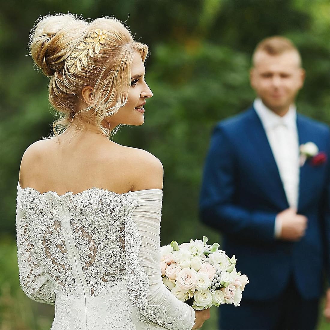 4 Piezas de Accesorios para el Pelo en Oro, Peine con Hoja Hermoso y Encantador, Ideal para Diseñar Peinados en Damas.