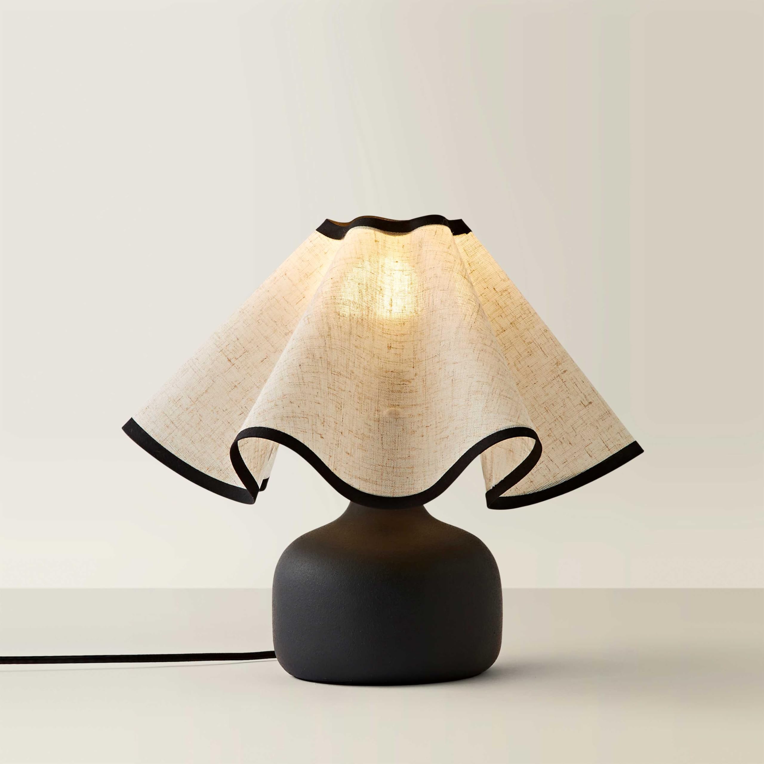 Valuelights Black Emilia Ceramic Table Lamp With Linen Wave Lamp Shade In