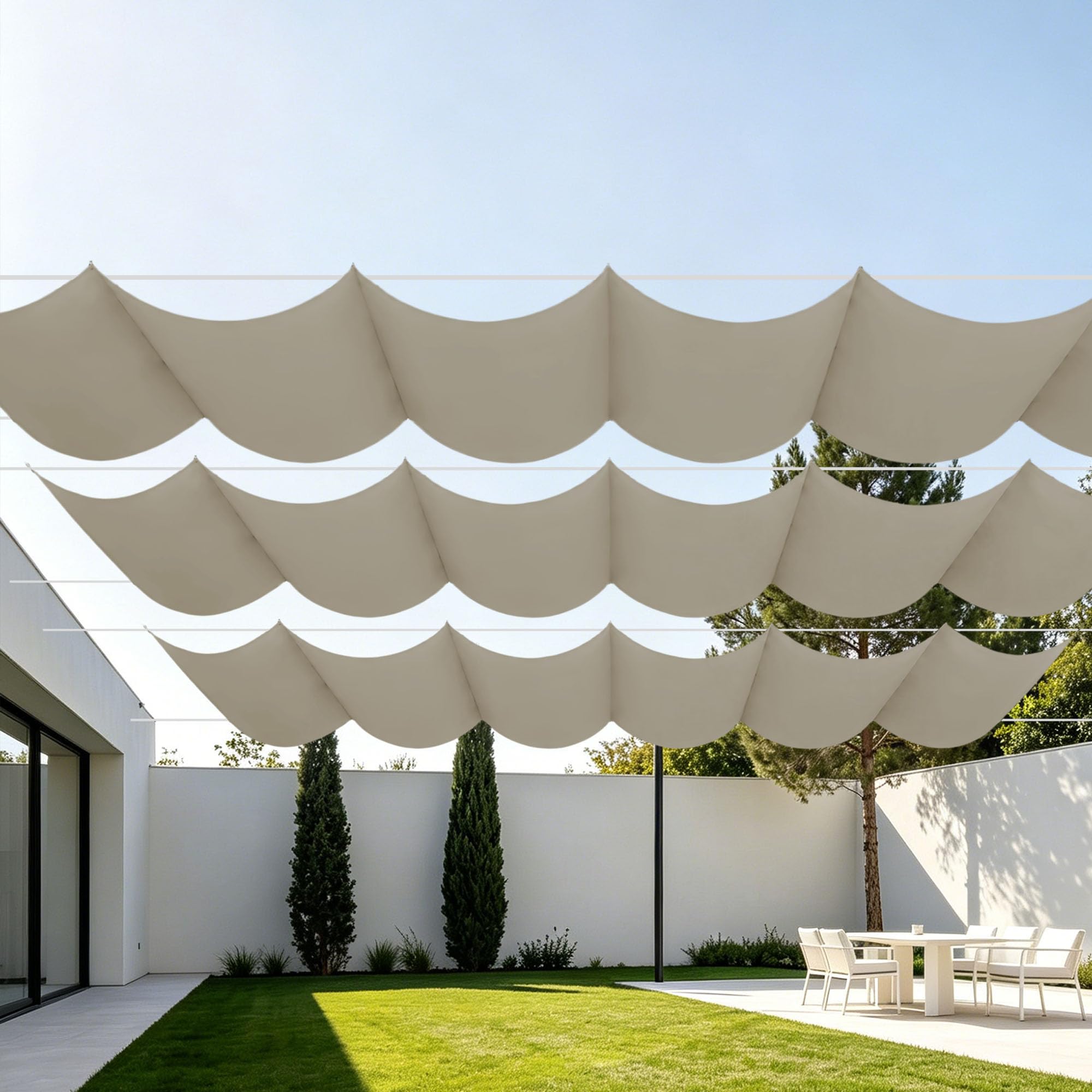 Toile d'ombrage rétractable pour protéger la terrasse du soleil d'été