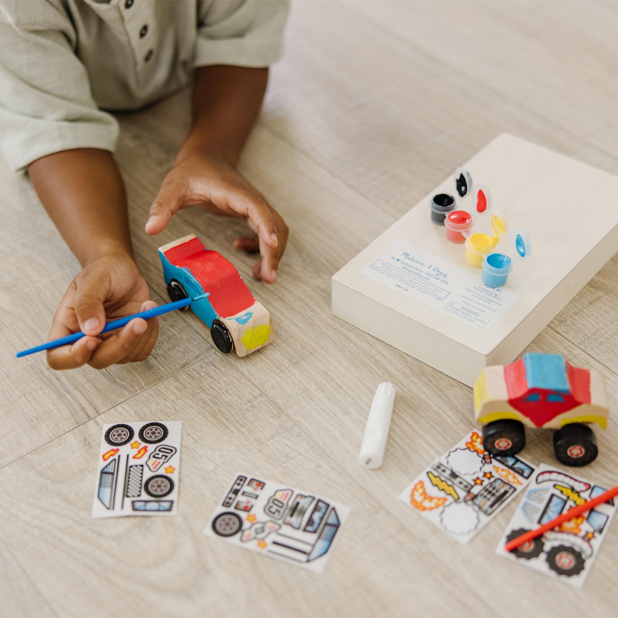 Melissa & Doug Decorate-Your-Own Holz-Bastelset - Rennwagen und Monstertruck
