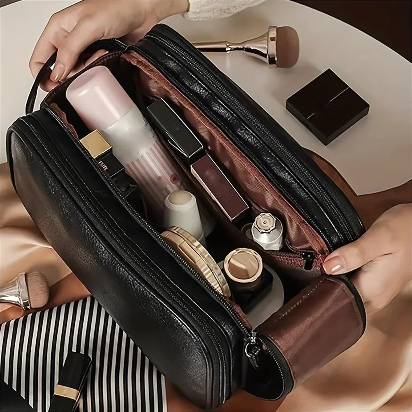 Reisetasche für Toilettenartikel Wasserdichte PU-Multifunktions-Kosmetiktasche, große Kapazität, tragbare Reise-Make-up-Tasche, Herren-Business, tragbare Kulturbeutel-Aufbewahrungstasche(Chocolate)