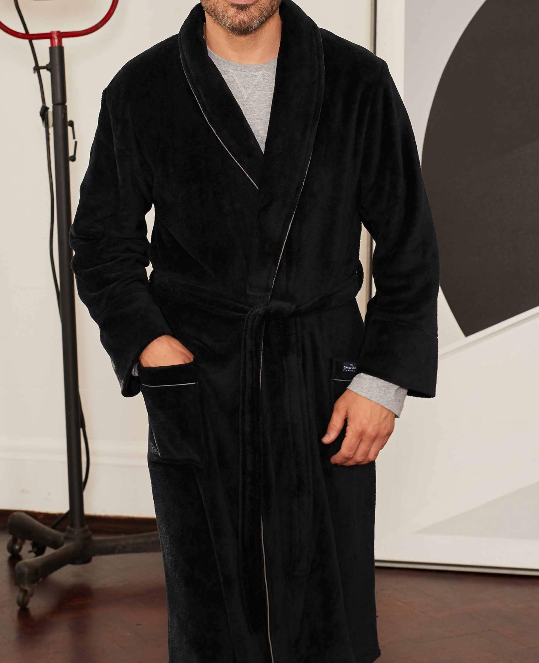 THE SAVILE ROW COMPANY LONDON Men's Lightweight Super Soft Warm Fleece Dressing Gown — view 4