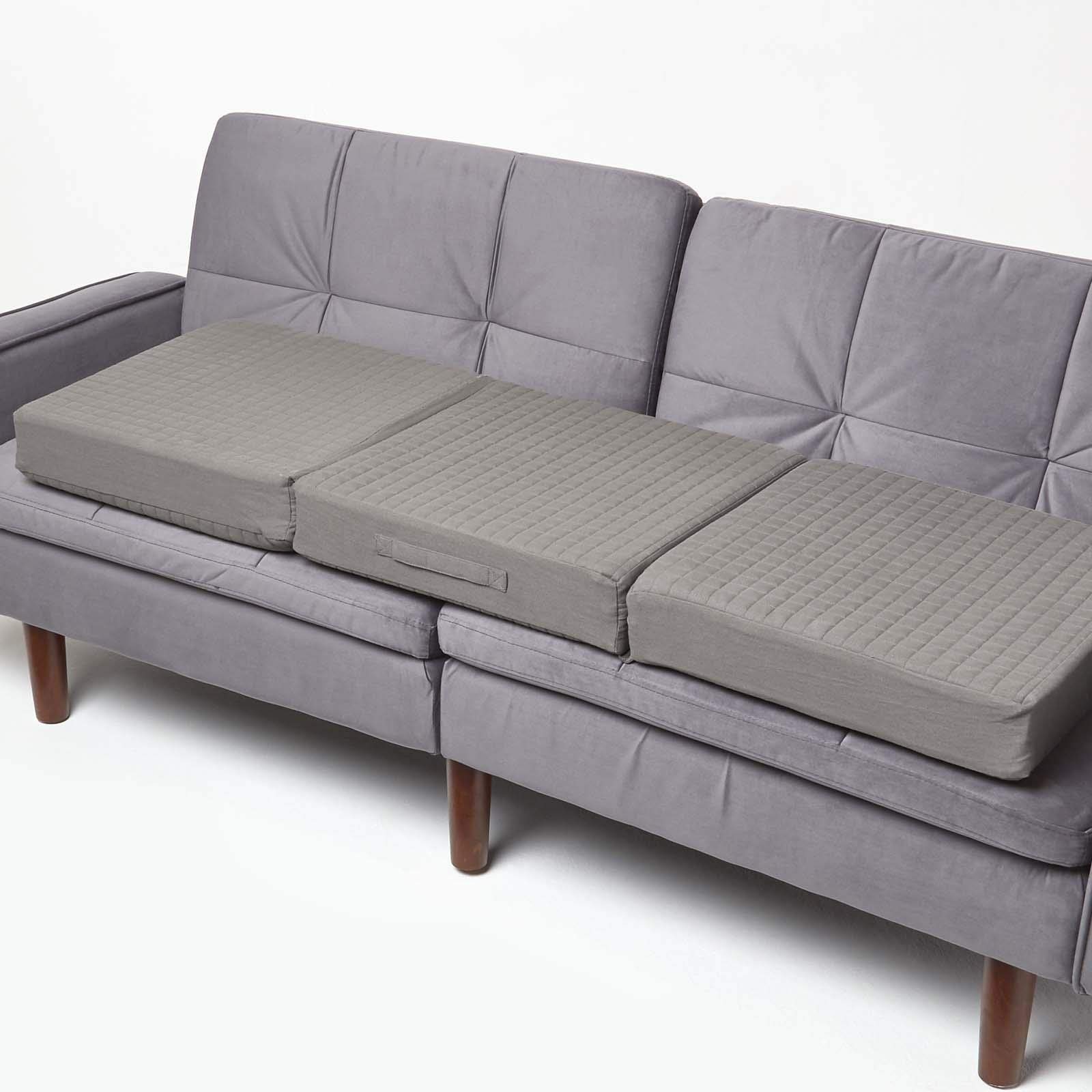 HOMESCAPES Cuscino trapuntato grigio a 3 posti, sfoderabile, 150 cm di lunghezza, 10 cm di profondità, cuscino ortopedico in schiuma a tre posti, grande cuscino per divano con morbido rivestimento