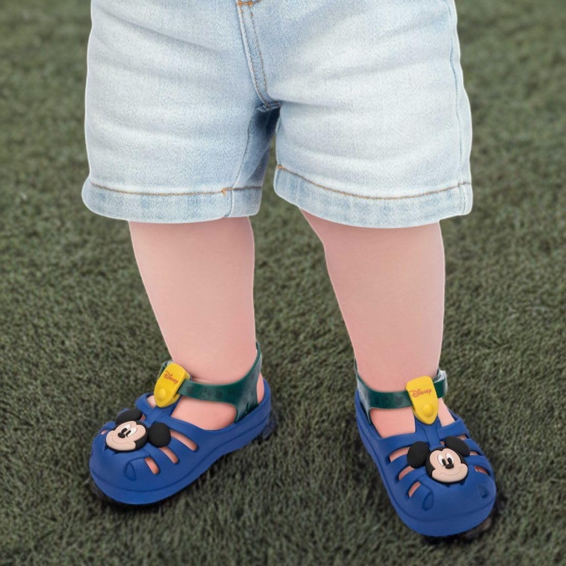 Sandália Disney Magic Aranha, Grendene Kids, Bebê Unissex em promoção! Veja a oferta e mais achadinhos de Sandálias & Chinelos Infantis 6 Hoje é o melhor dia para comprar Sandália Disney Magic Aranha, Grendene Kids, Bebê Unissex com aquele preço maroto! Promoção! Aproveite a oferta! 6