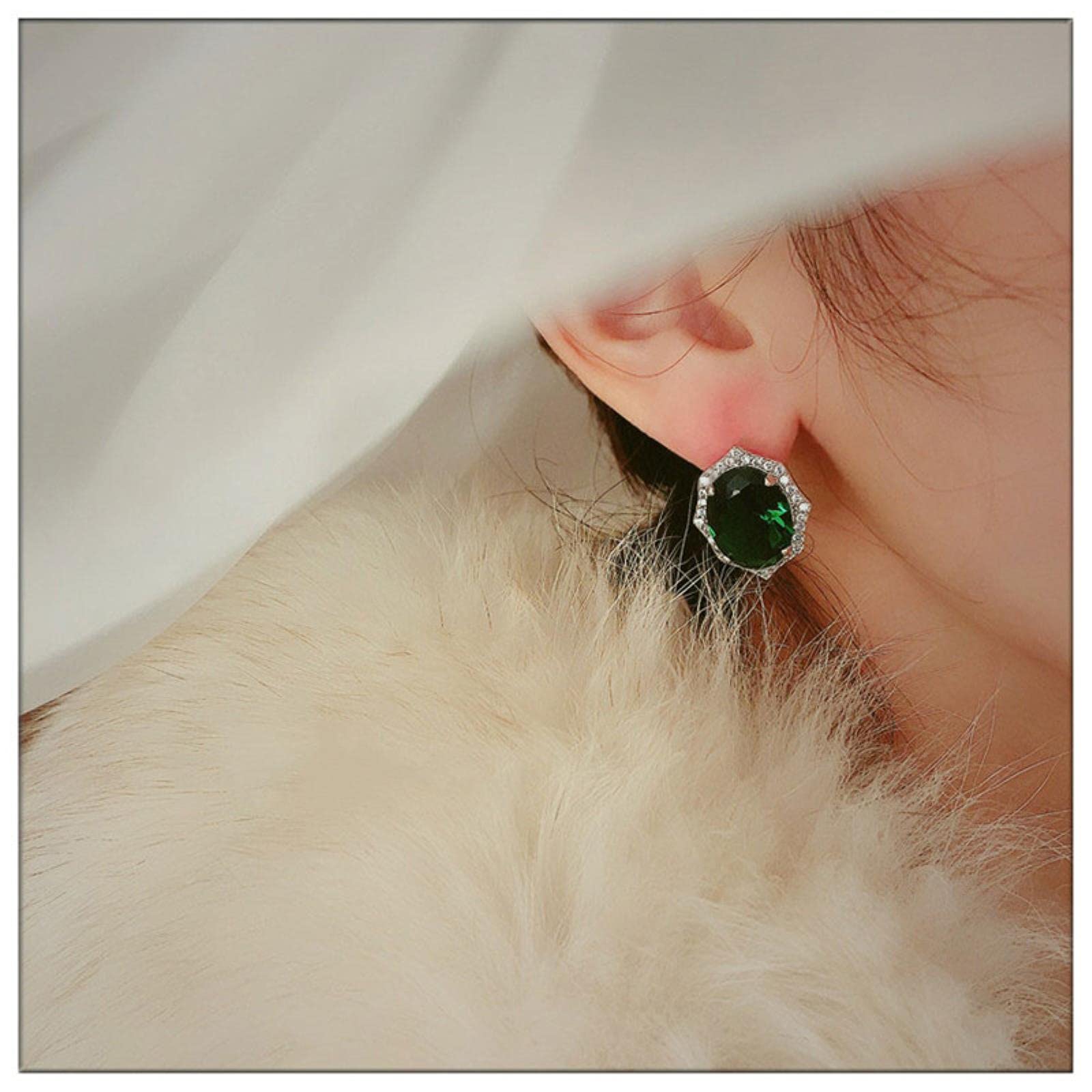 LOKILOKI Pendientes De Botón Vintage para Mujer S925 Plata Esmeralda Huevos De Paloma Zirconia Cúbica Temperamento Joyería Fina