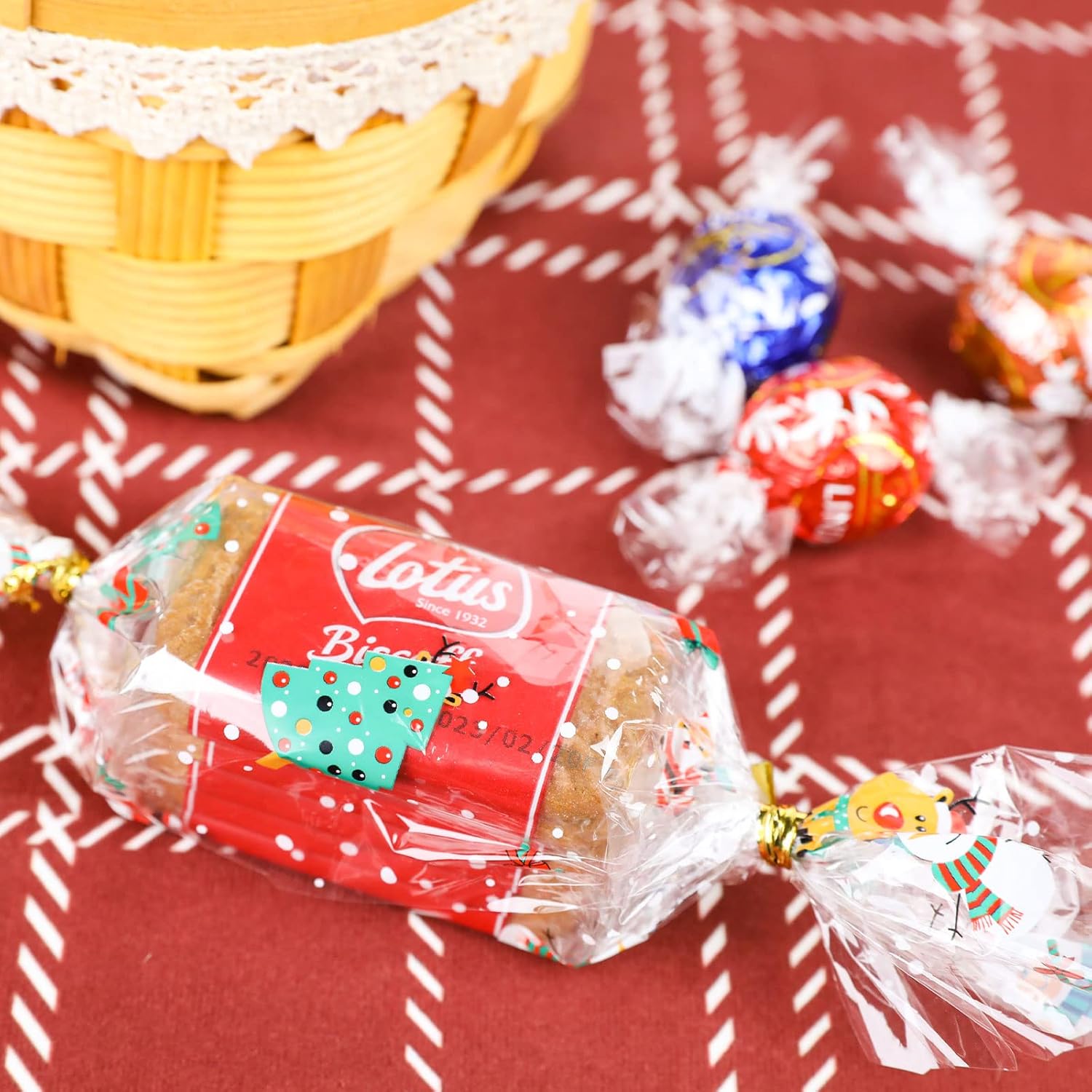 Christmas Cellophane Wrap Roll Crystal Clear with Christmas Designs 100’X 16” Christmas Cellophane for Wrapping Gifts, Baskets and Xmas Decor : Health & Household
